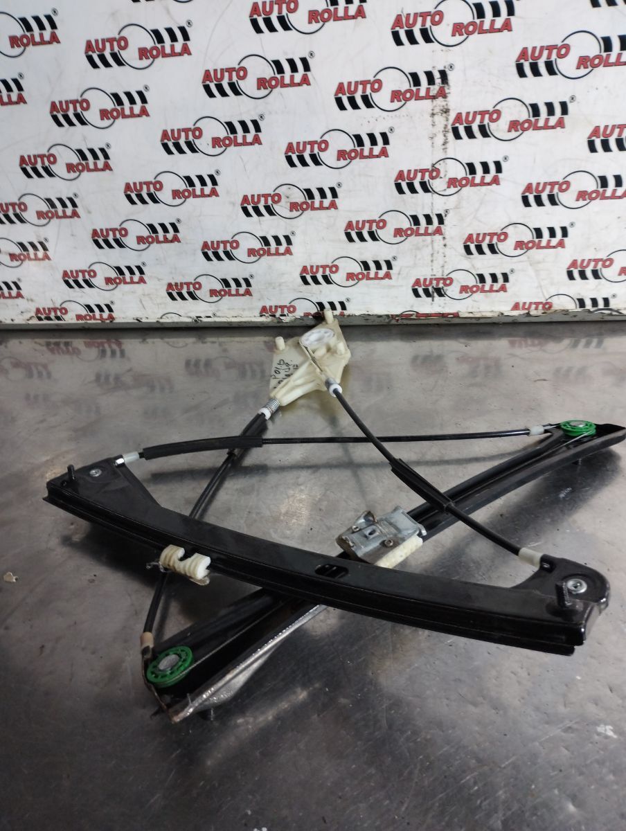 Macara fara motoras dreapta fata Volkswagen Polo an 2012 