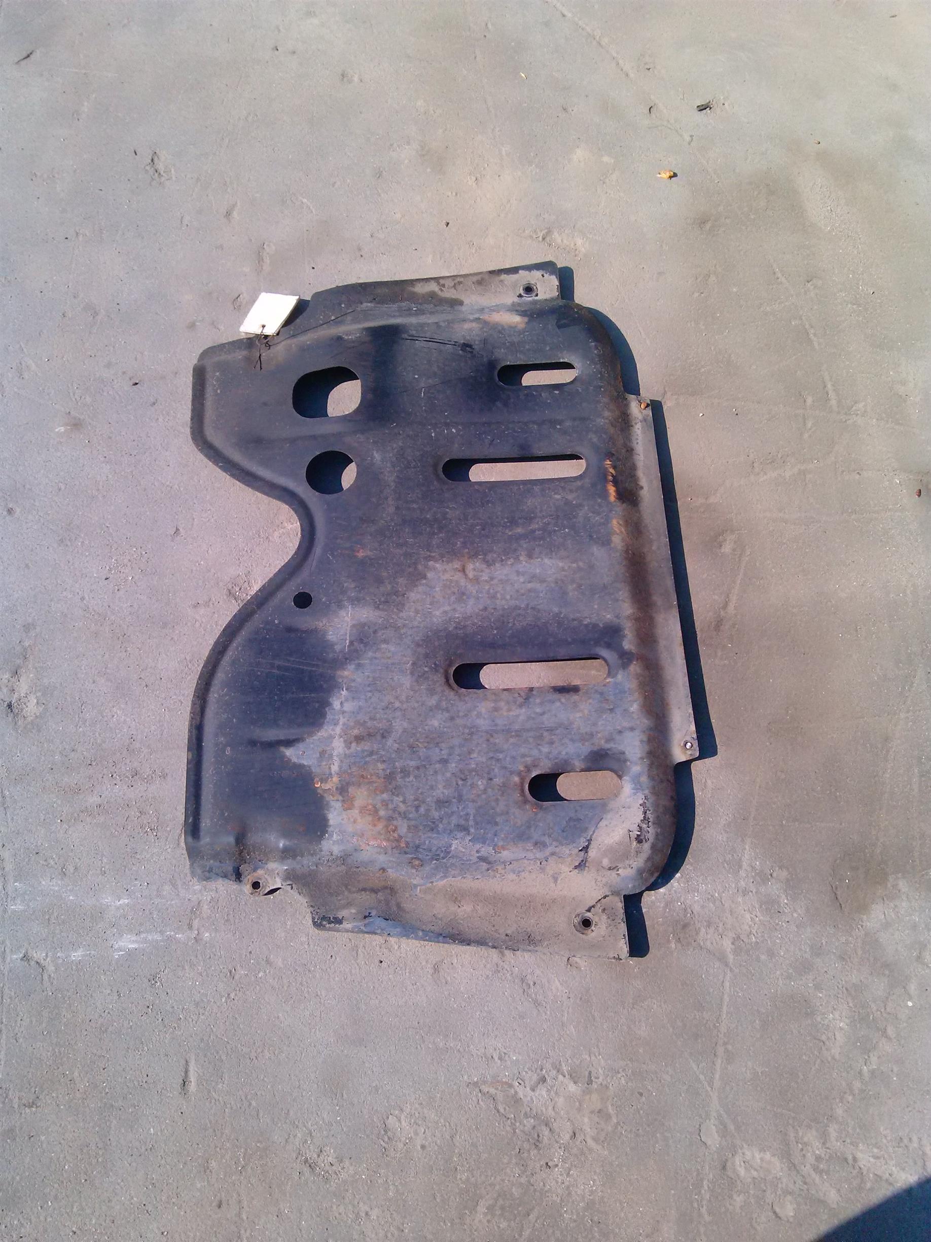 Scut motor Dacia Logan an 2006