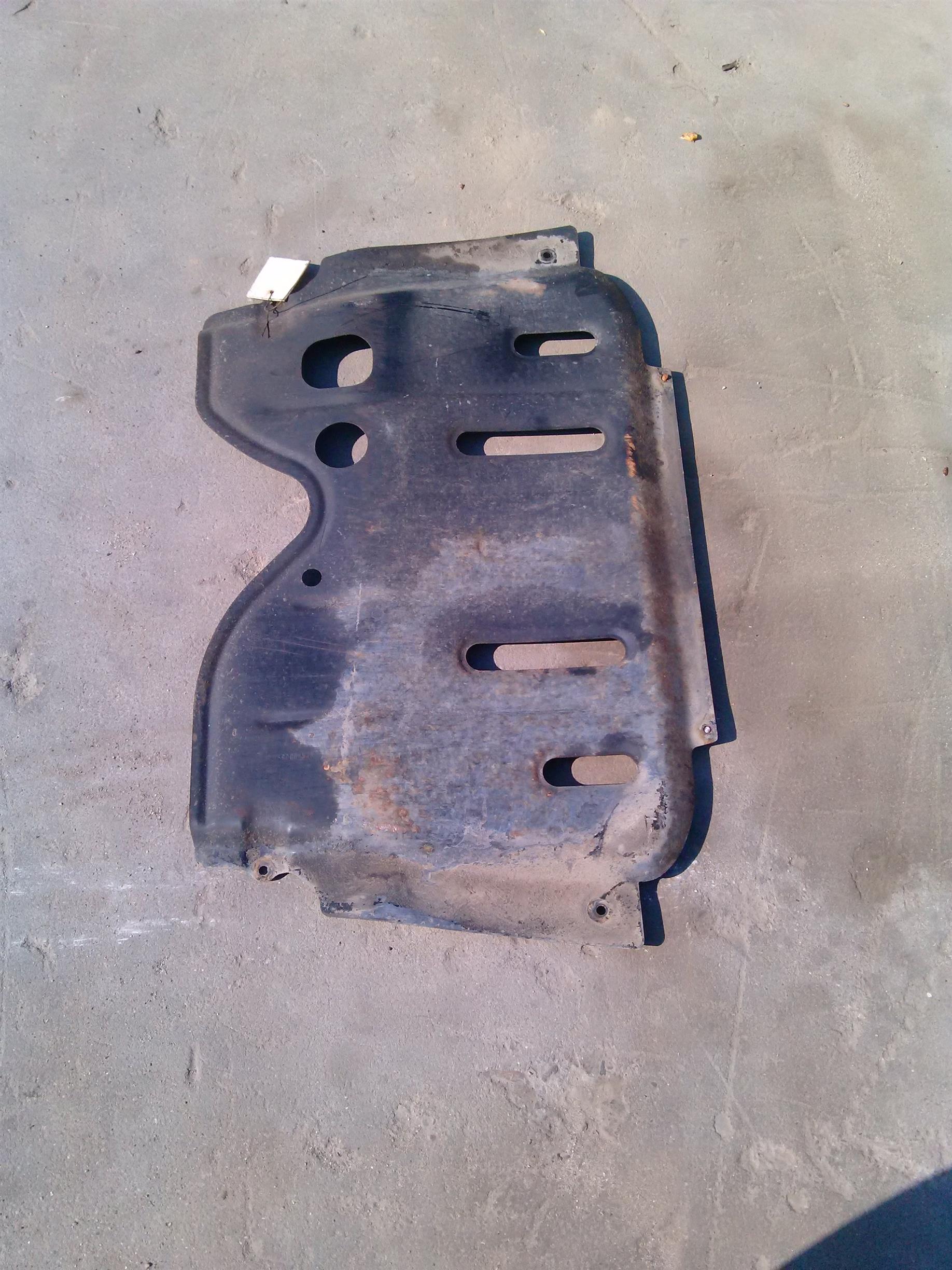 Scut motor Dacia Logan an 2006