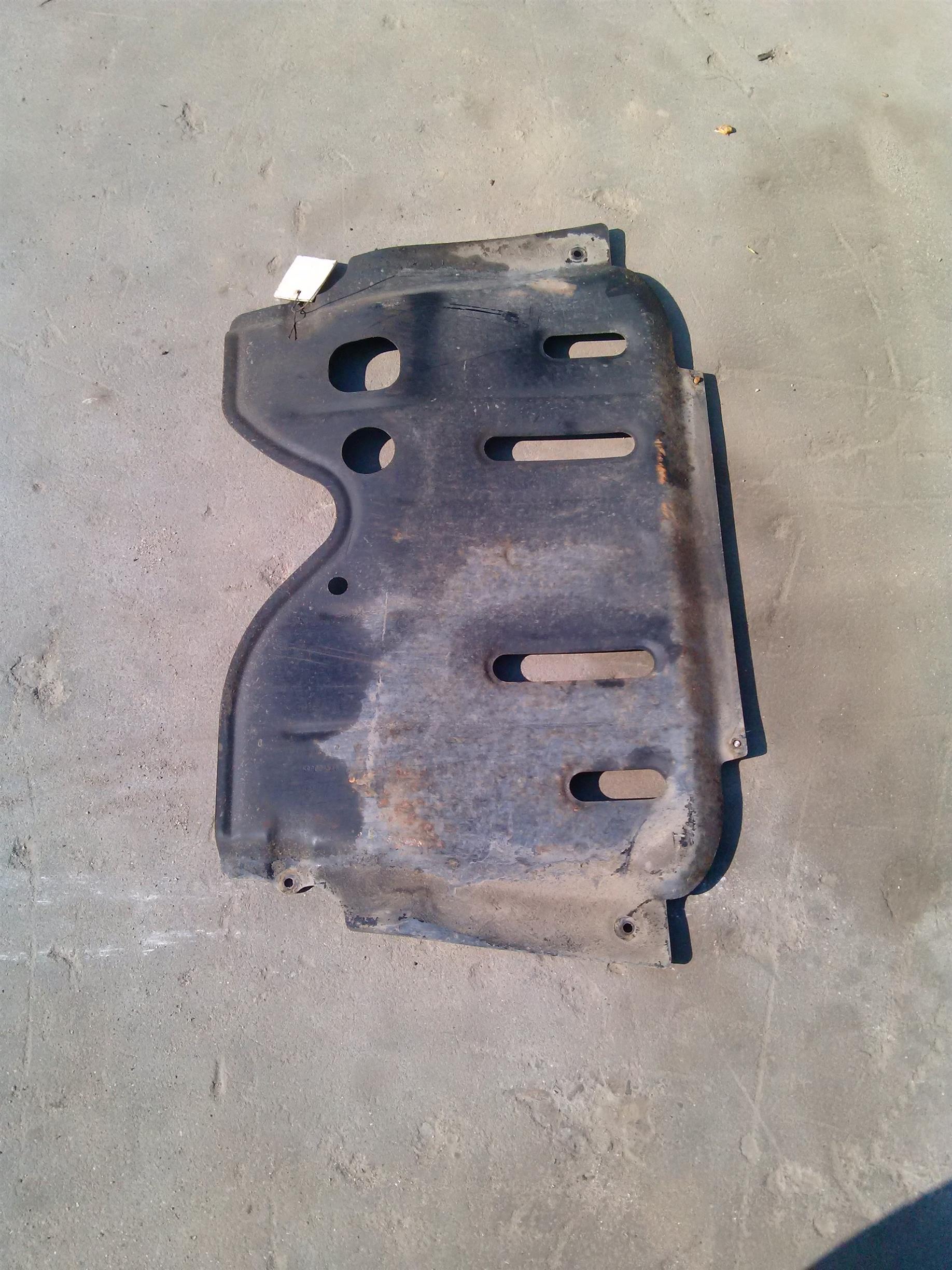 Scut motor Dacia Logan an 2006