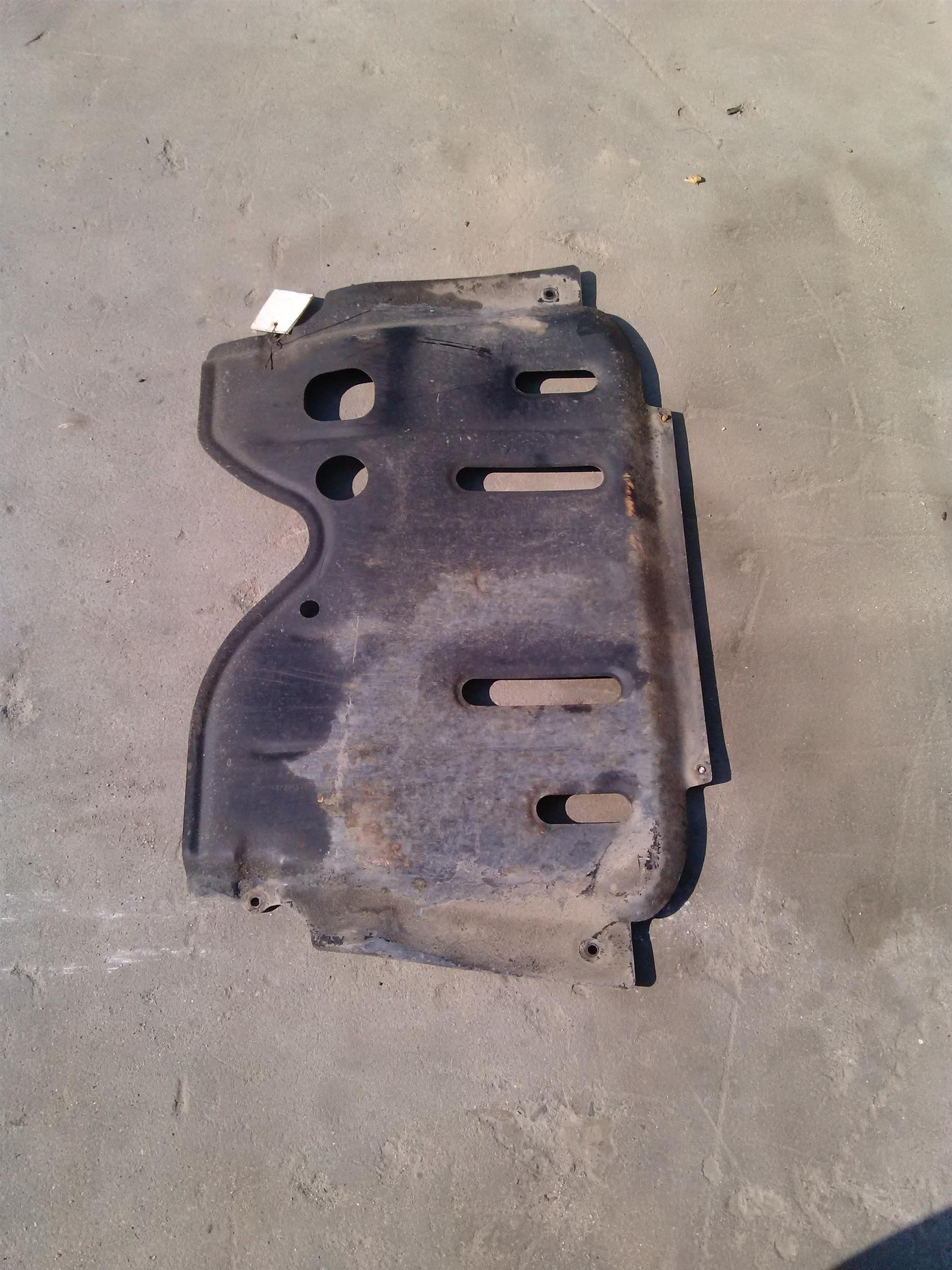 Scut motor Dacia Logan an 2006