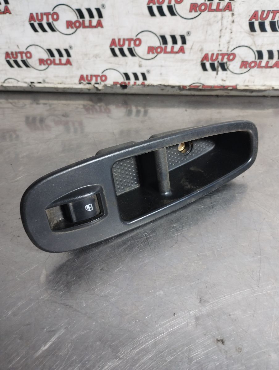 Buton deschidere geam stanga fata Fiat 500 an 2013