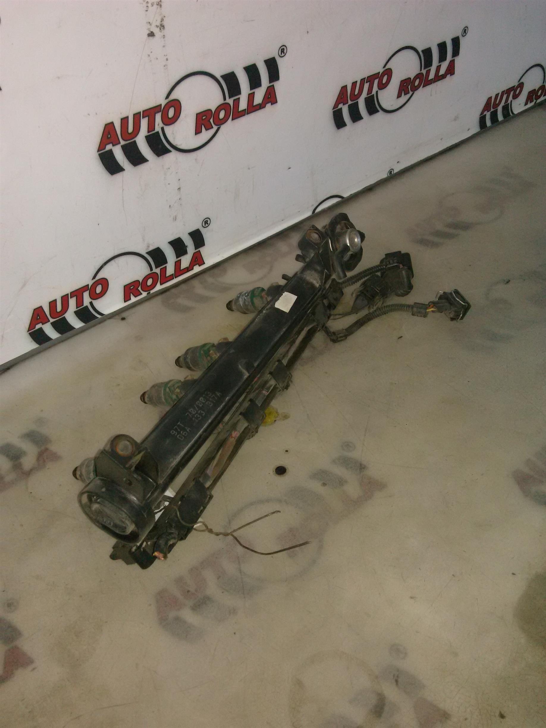 injectoare set si rampa Skoda Octavia 1, 1.6S