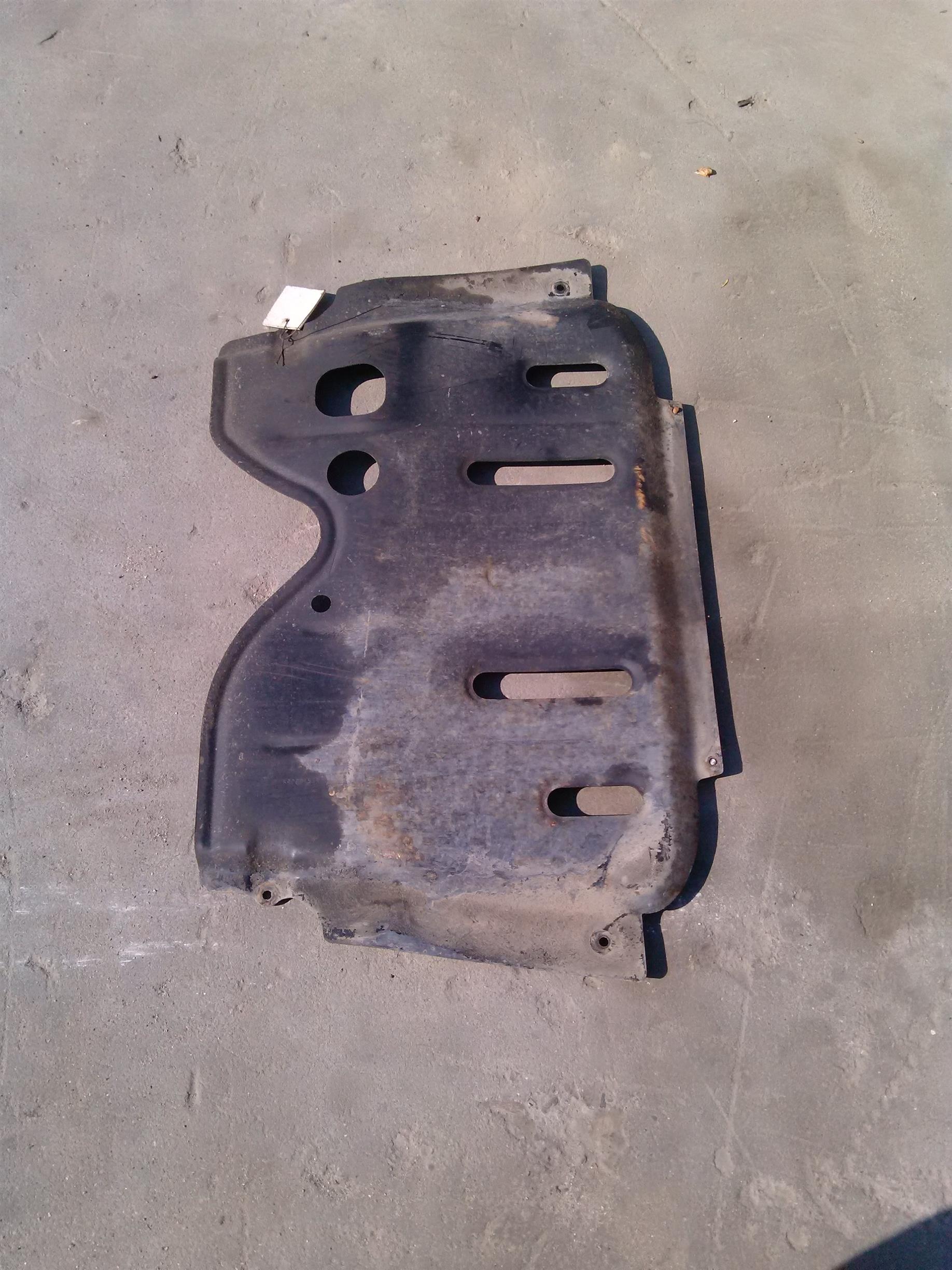 Scut motor Dacia Logan an 2006