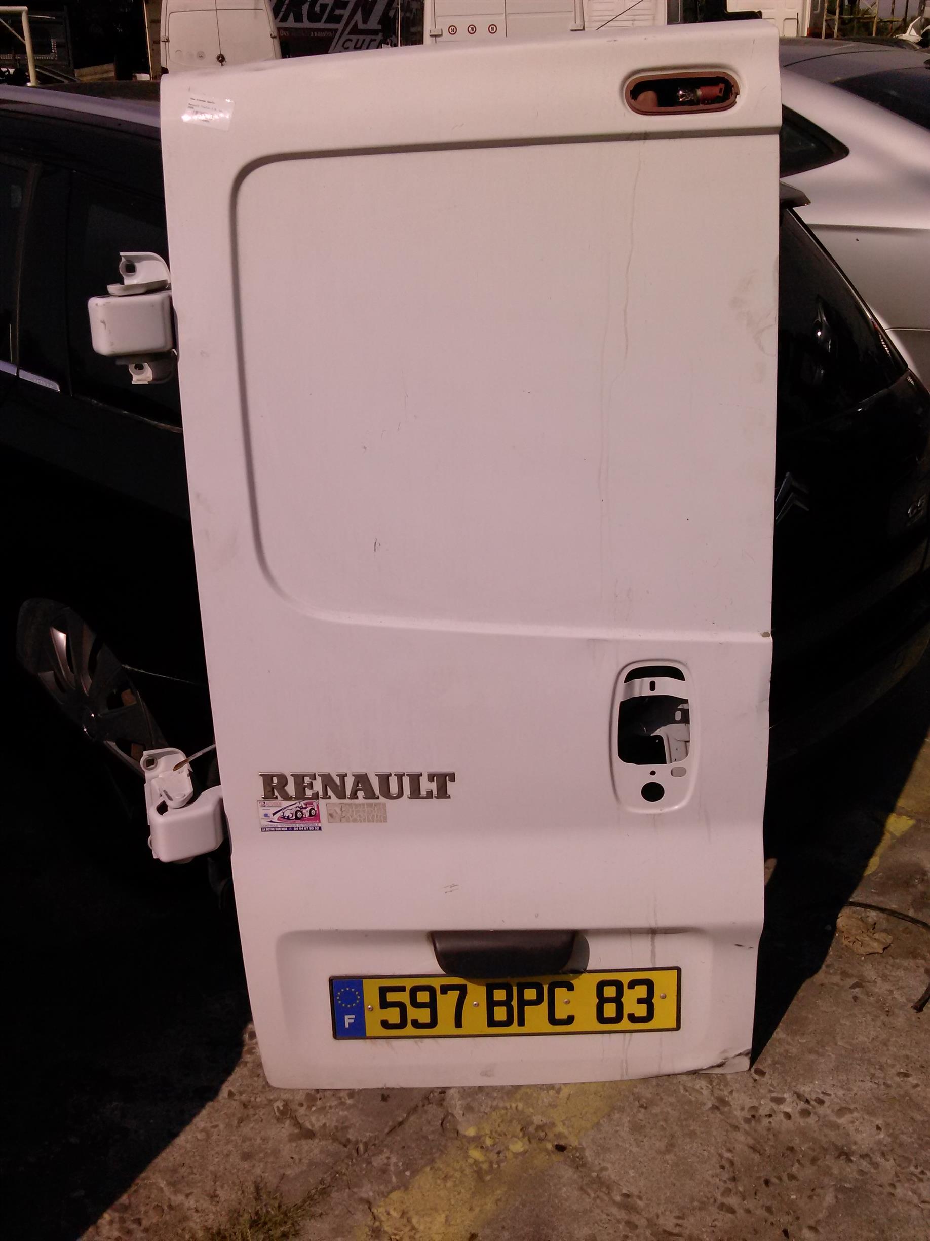 Usa stanga spate Renault Trafic 1.9, an 2006