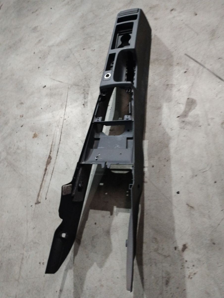 Consola centrala Audi A3 an 2009