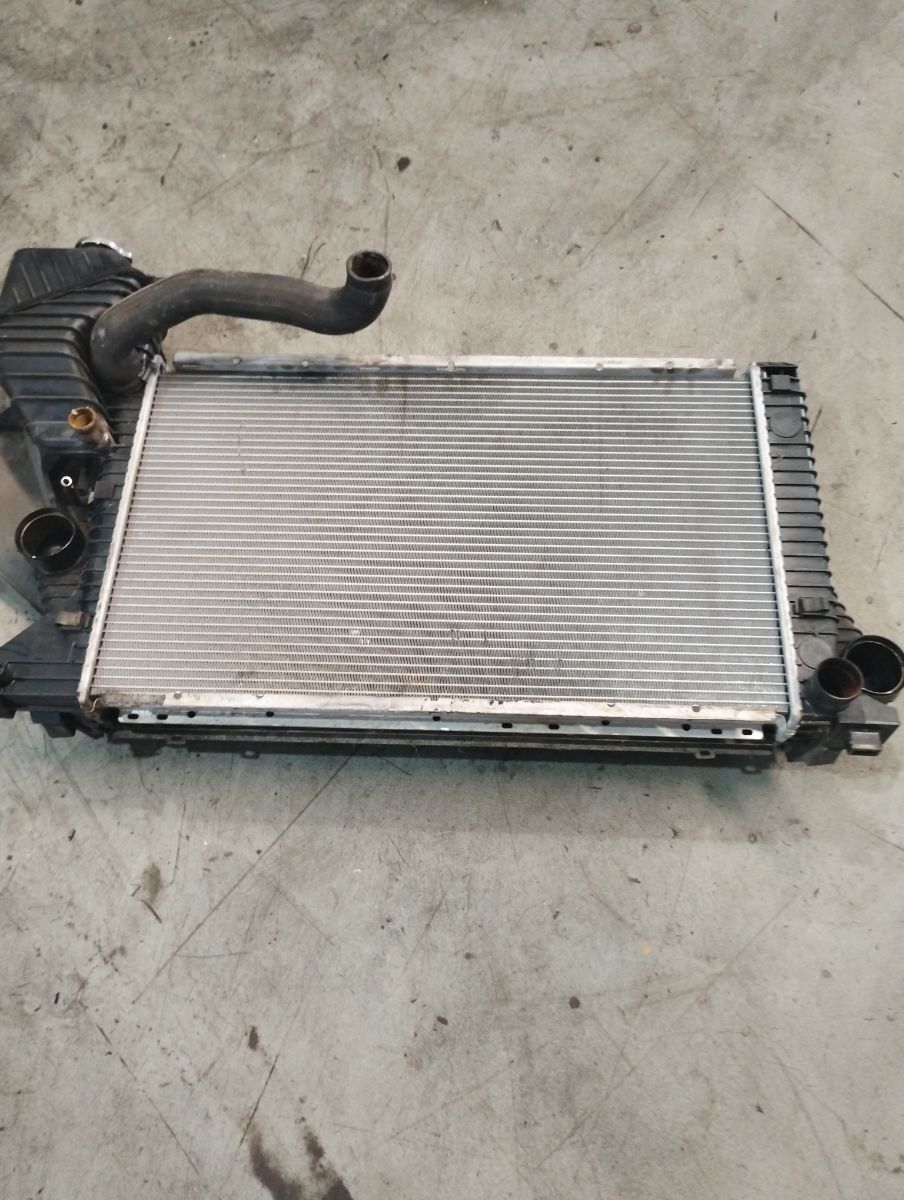 Radiator apa Mercedes Sprinter 2.2d an 2006 