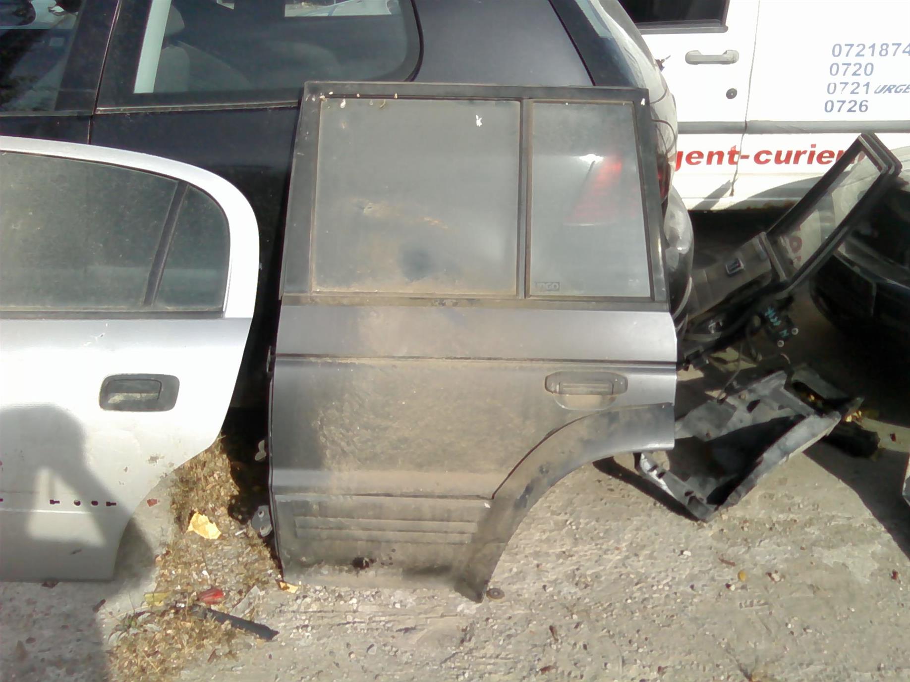 usa stanga spate completa Mitsubishi Pajero 2