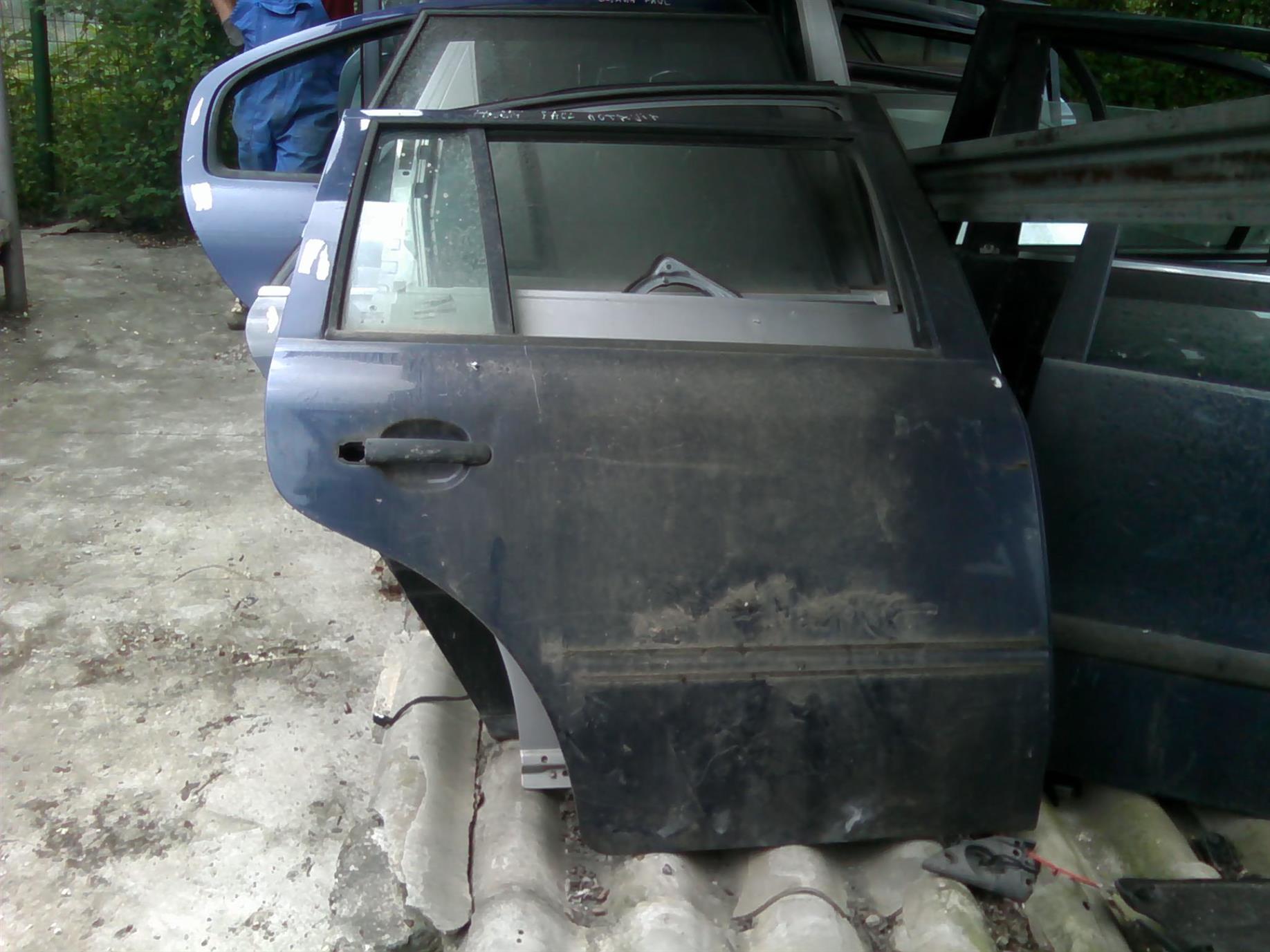 usa dreapta spate break si coltar Skoda Octavia 1