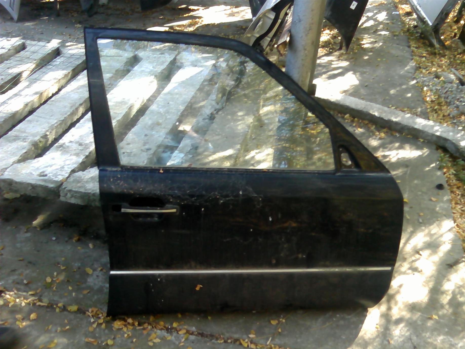 usa dreapta fata goala Mercedes W124