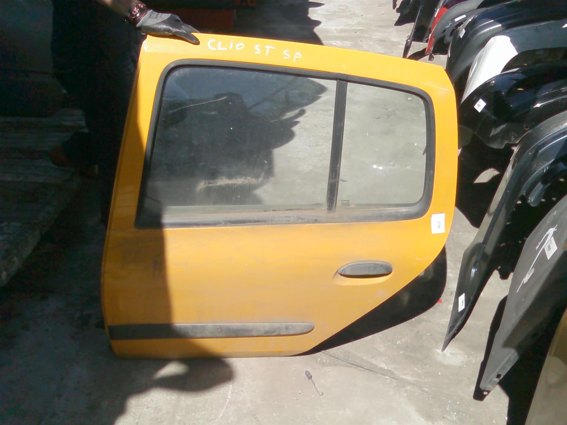 usa stanga spate completa Renault Clio 2