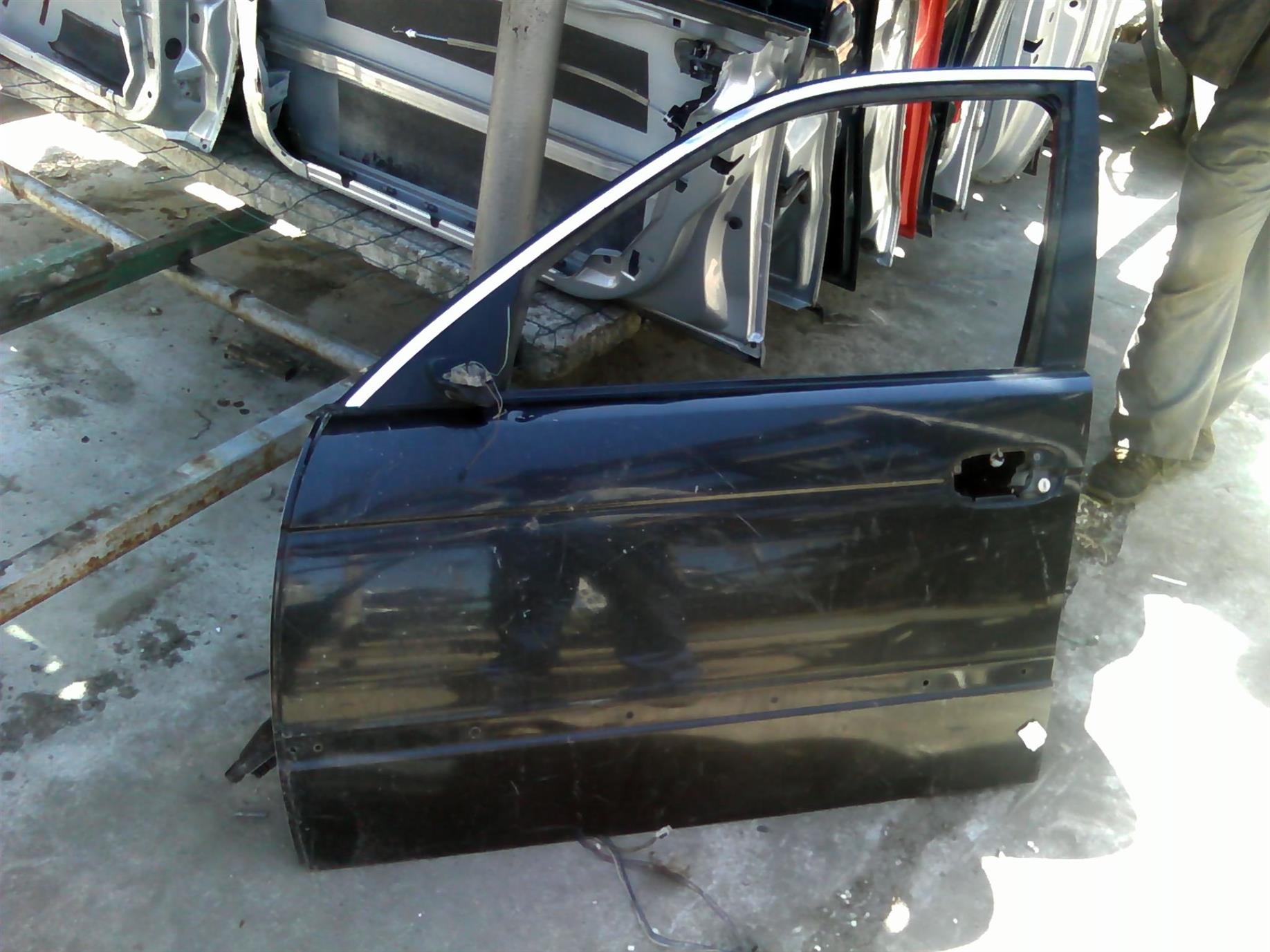 usa stanga fata goala BMW E39