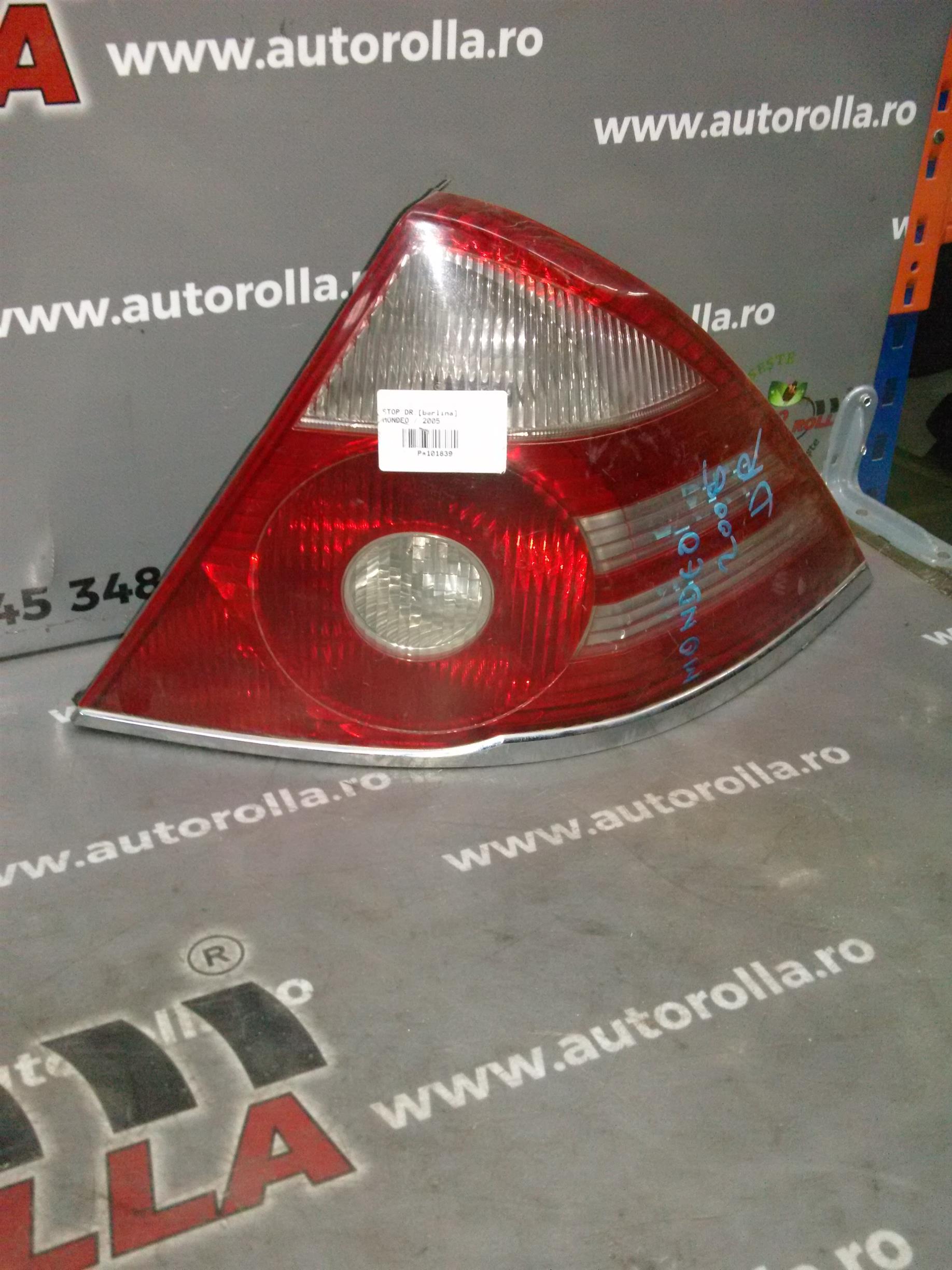 stop dreapta berlina Ford Mondeo, an 2005