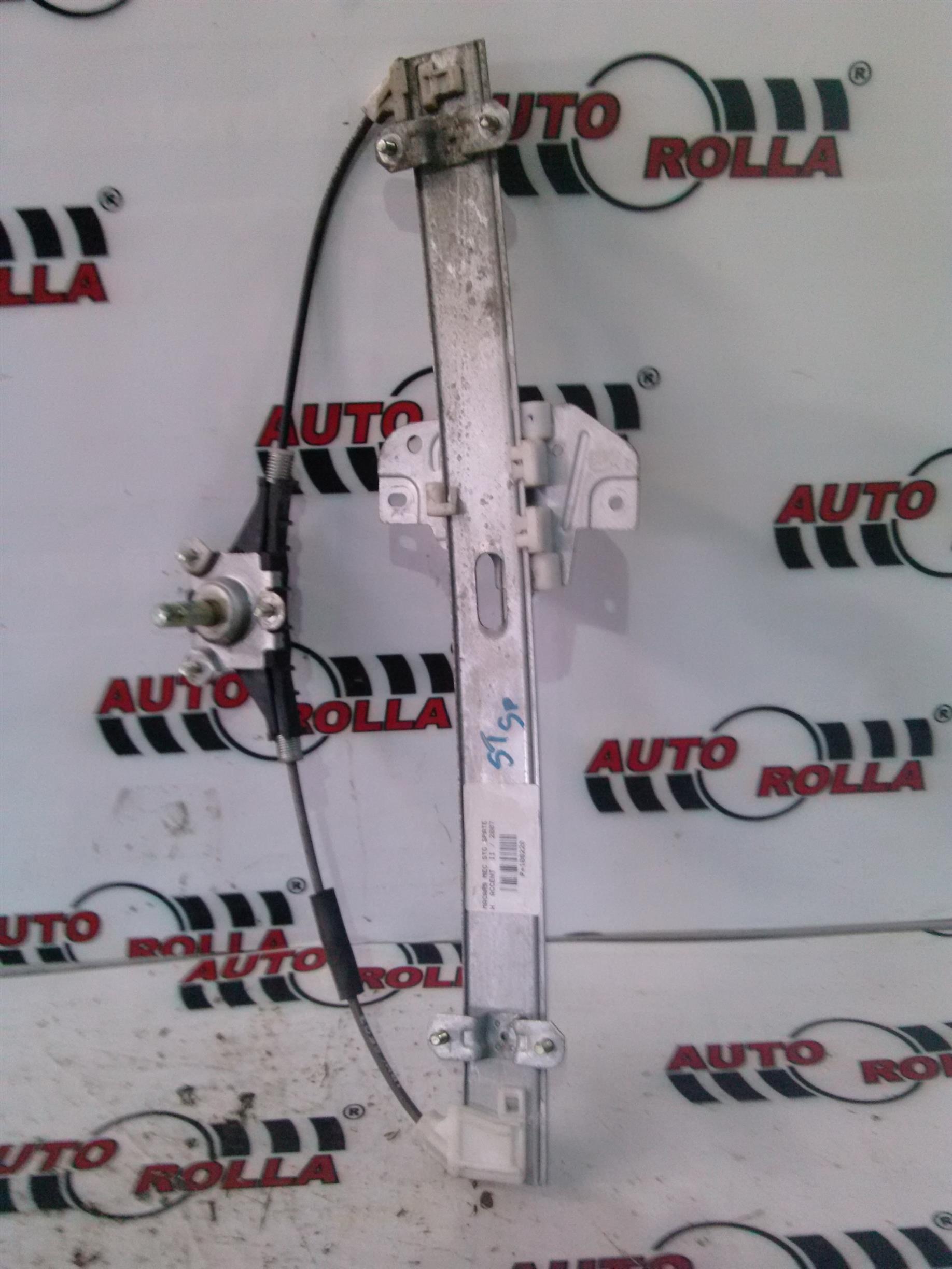 macara mecanica stanga spate Hyundai Accent, an 2007