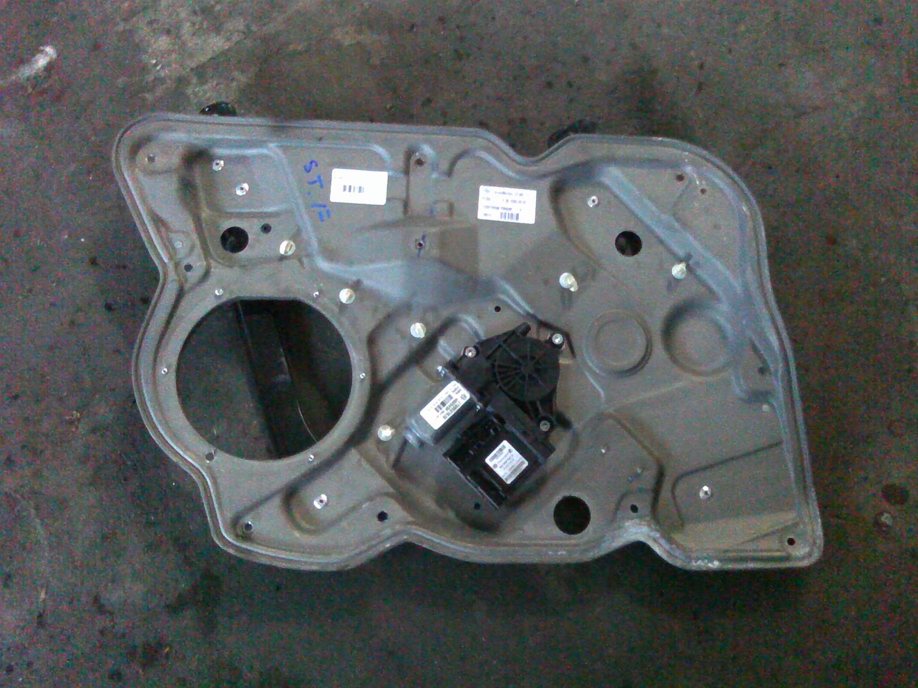 macara electrica stanga fata Skoda Octavia 2, break