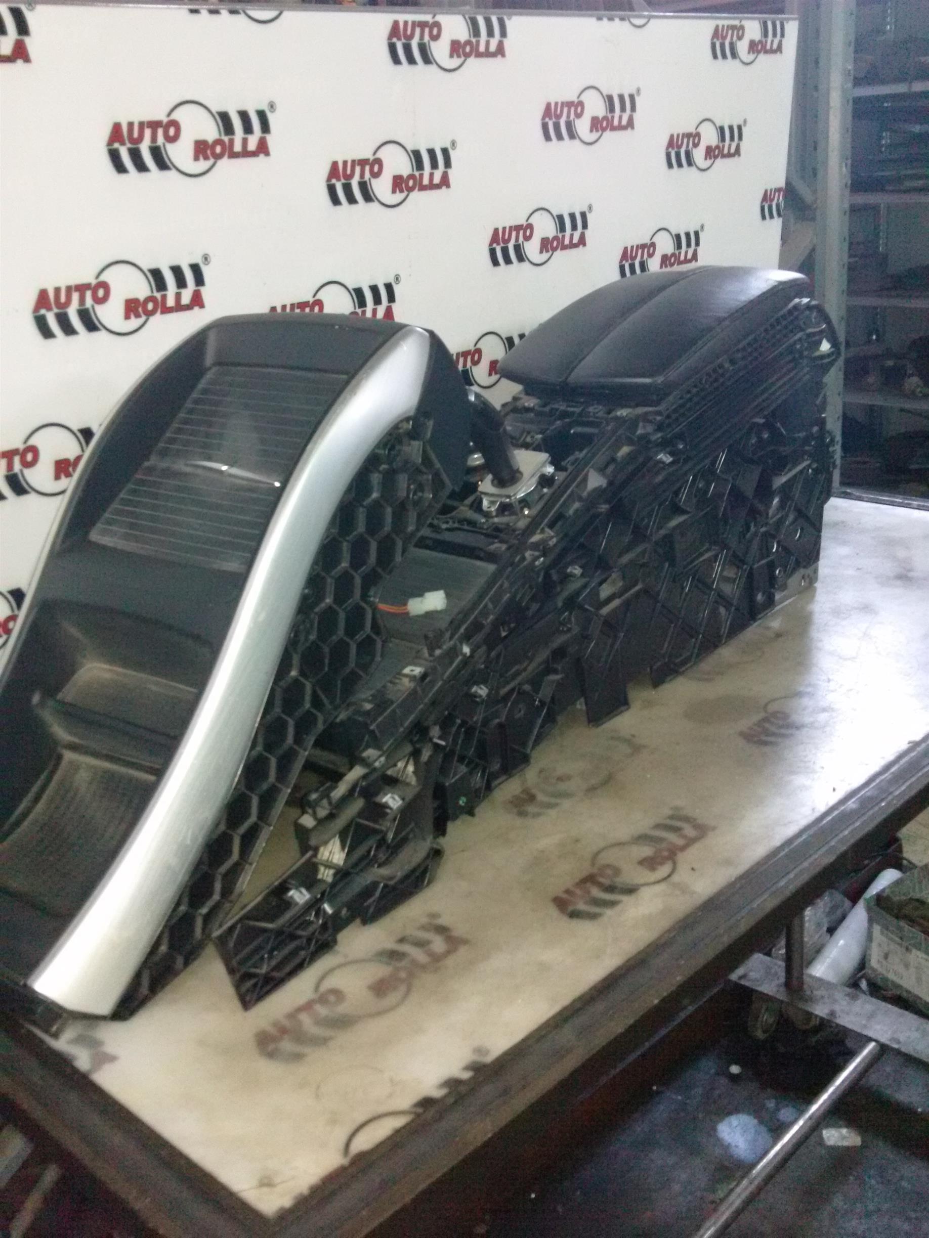 consola bord intre scaune BMW X6 E71, an 2009