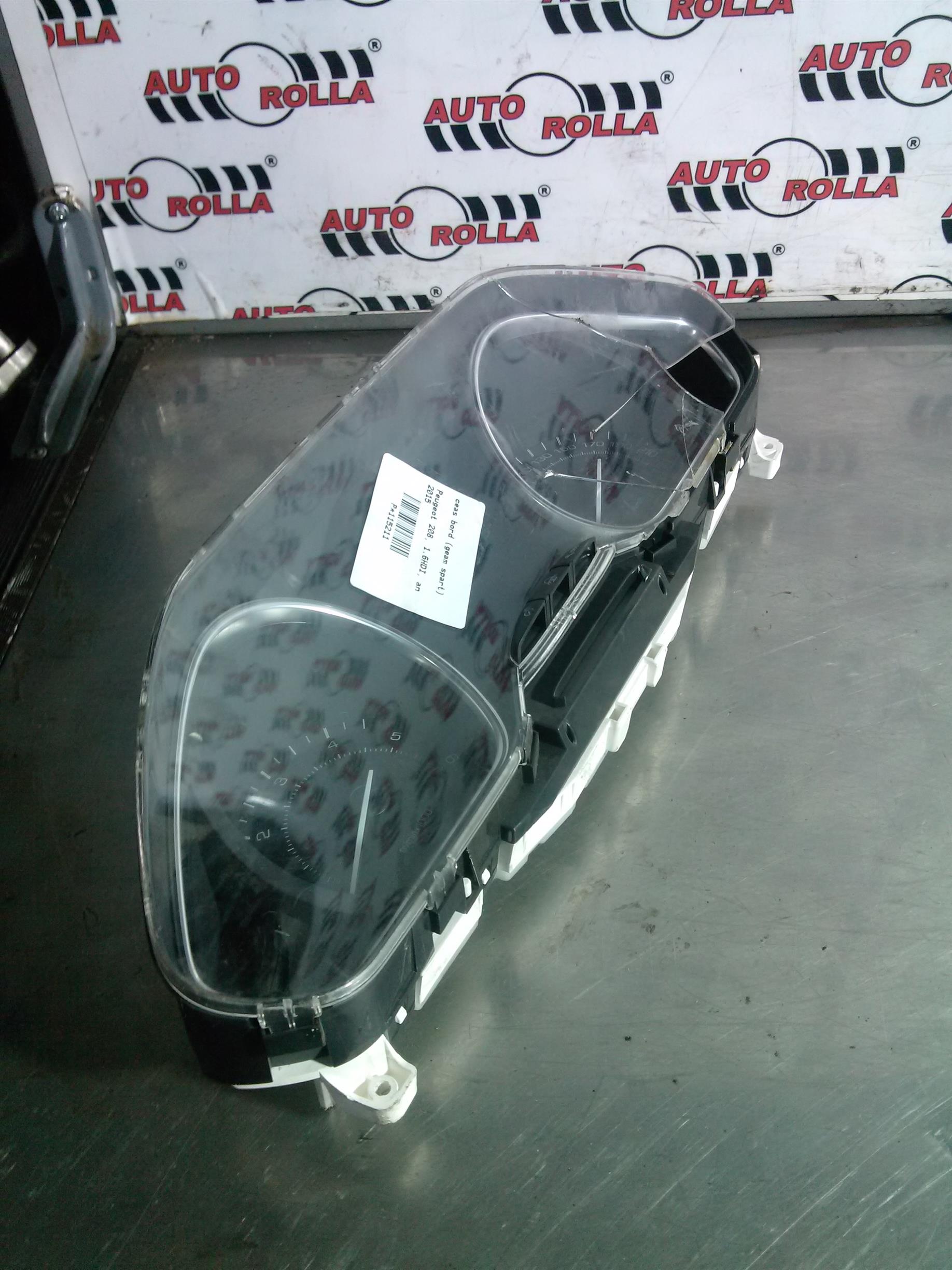 ceas bord (geam spart) Peugeot 208, 1.6HDI, an 2015