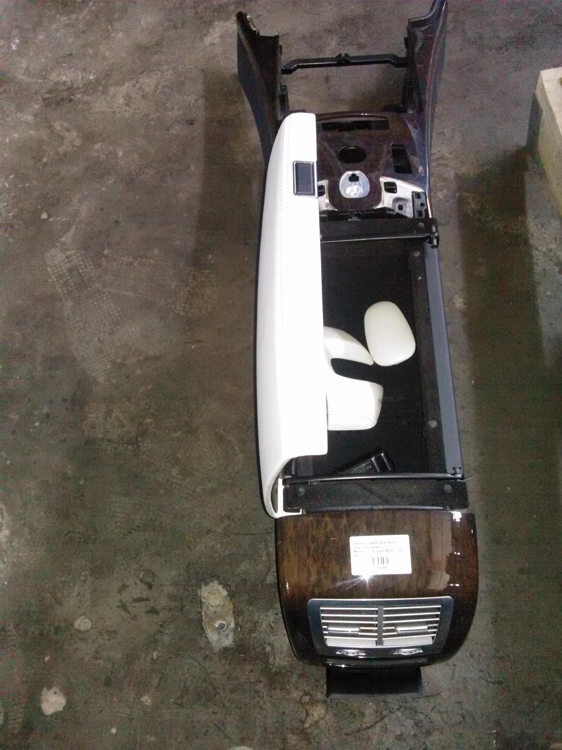 Consola centrala fata (fara comenzi) Mercedes Sclass W221, an 2012