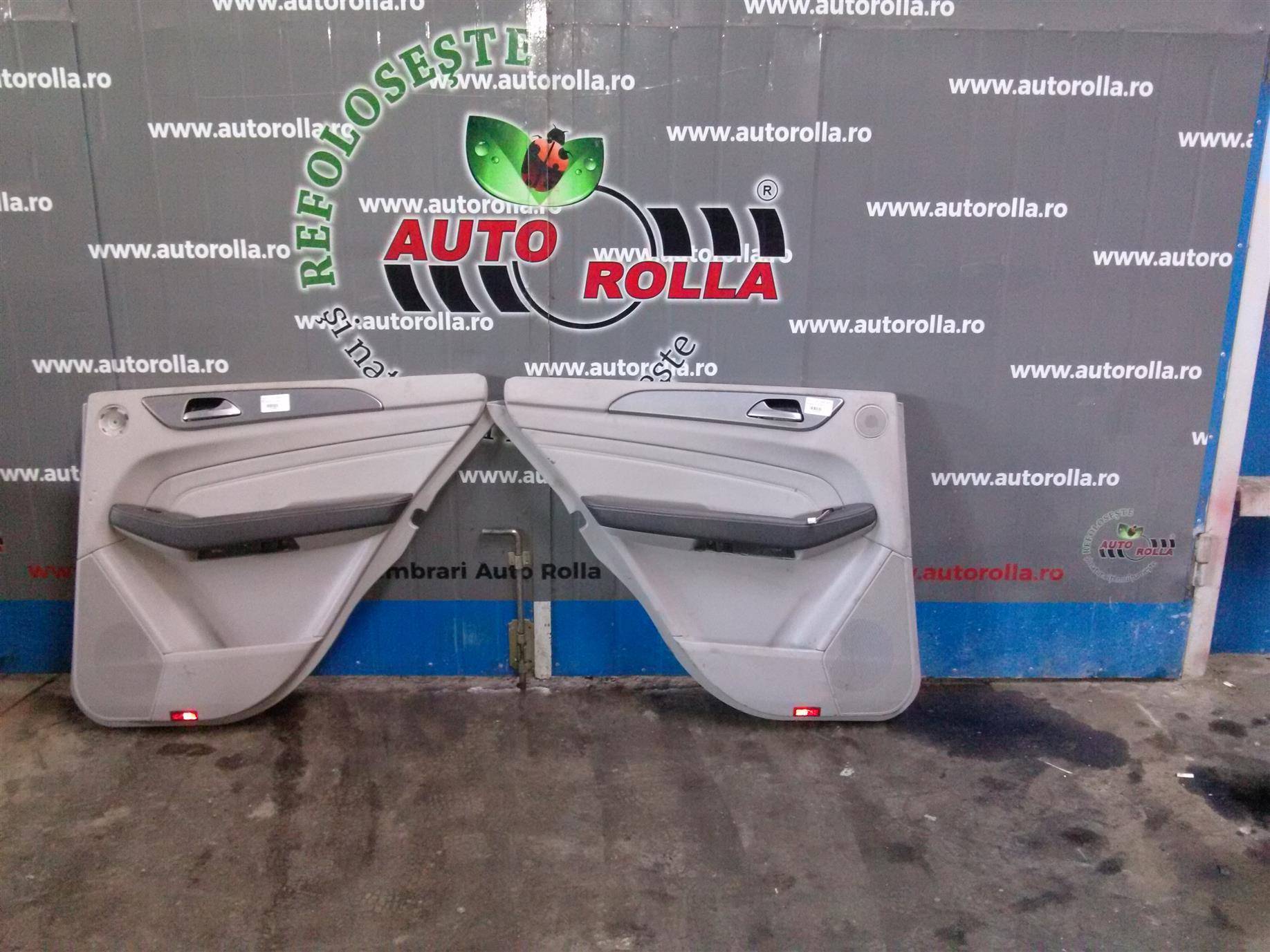 tapiterie usa stanga spate Mercedes ML W166, an 2012