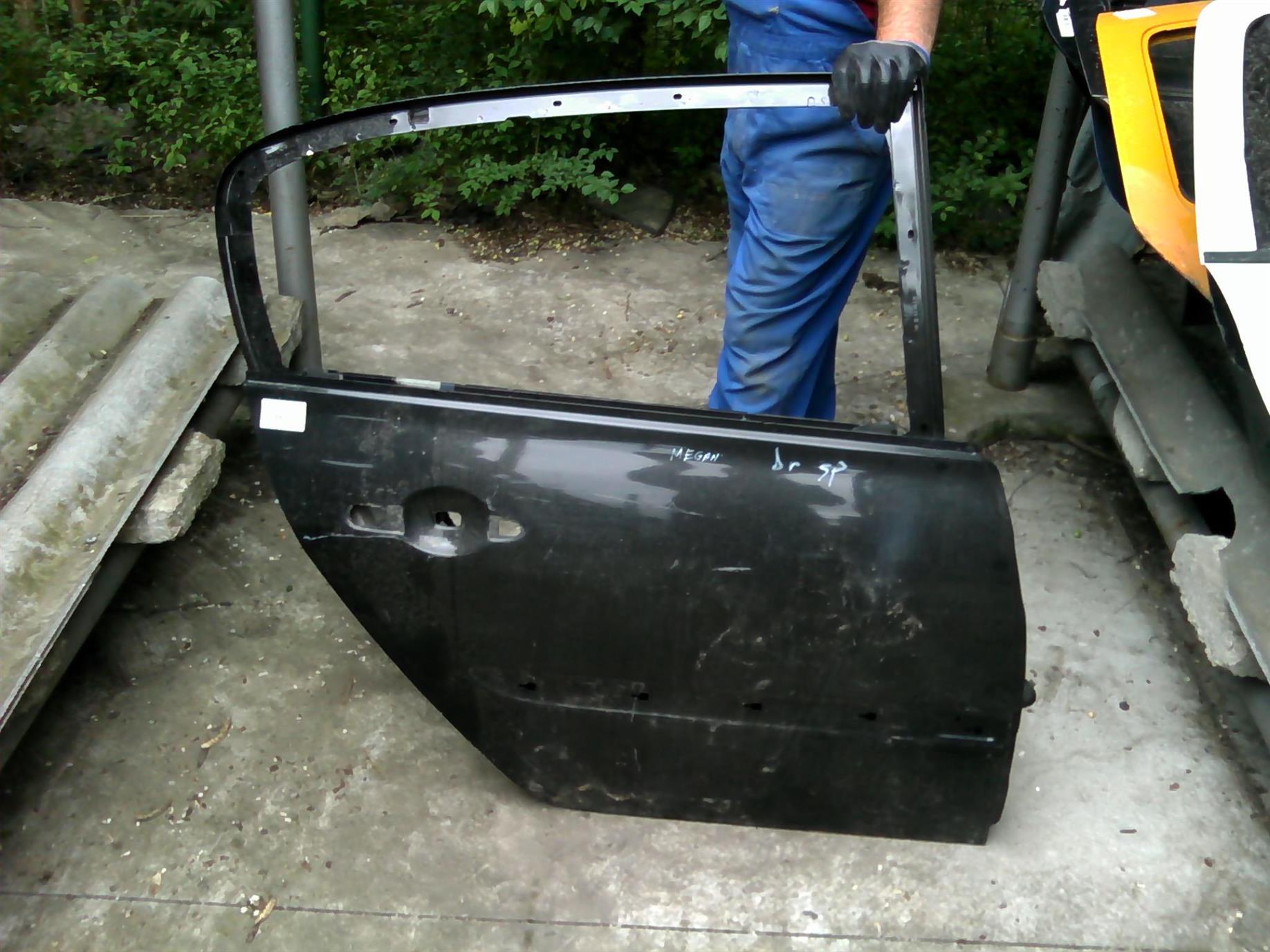 usa dreapta spate goala Renault Megane Sedan