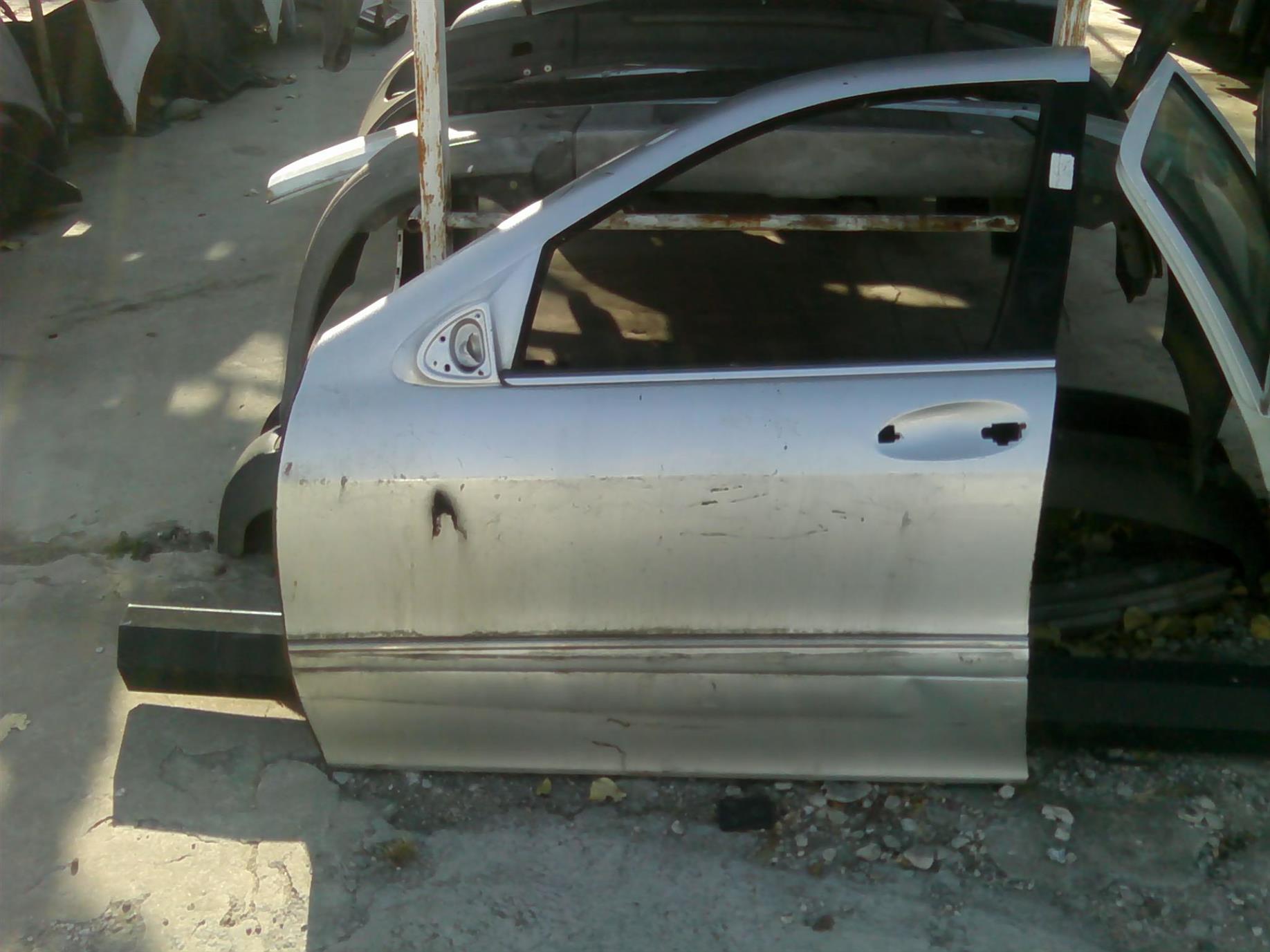 usa stanga fata completa Mercedes Sclass W220
