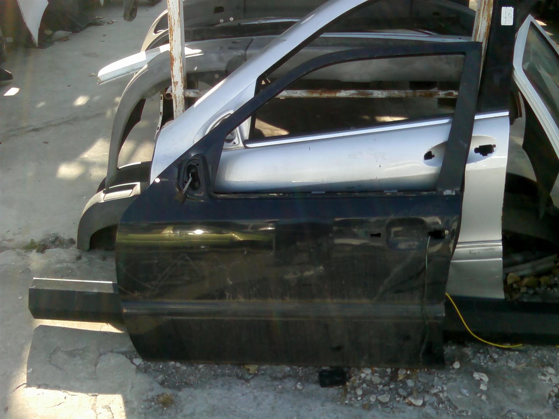 usa stanga fata goala Mercedes Eclass W210