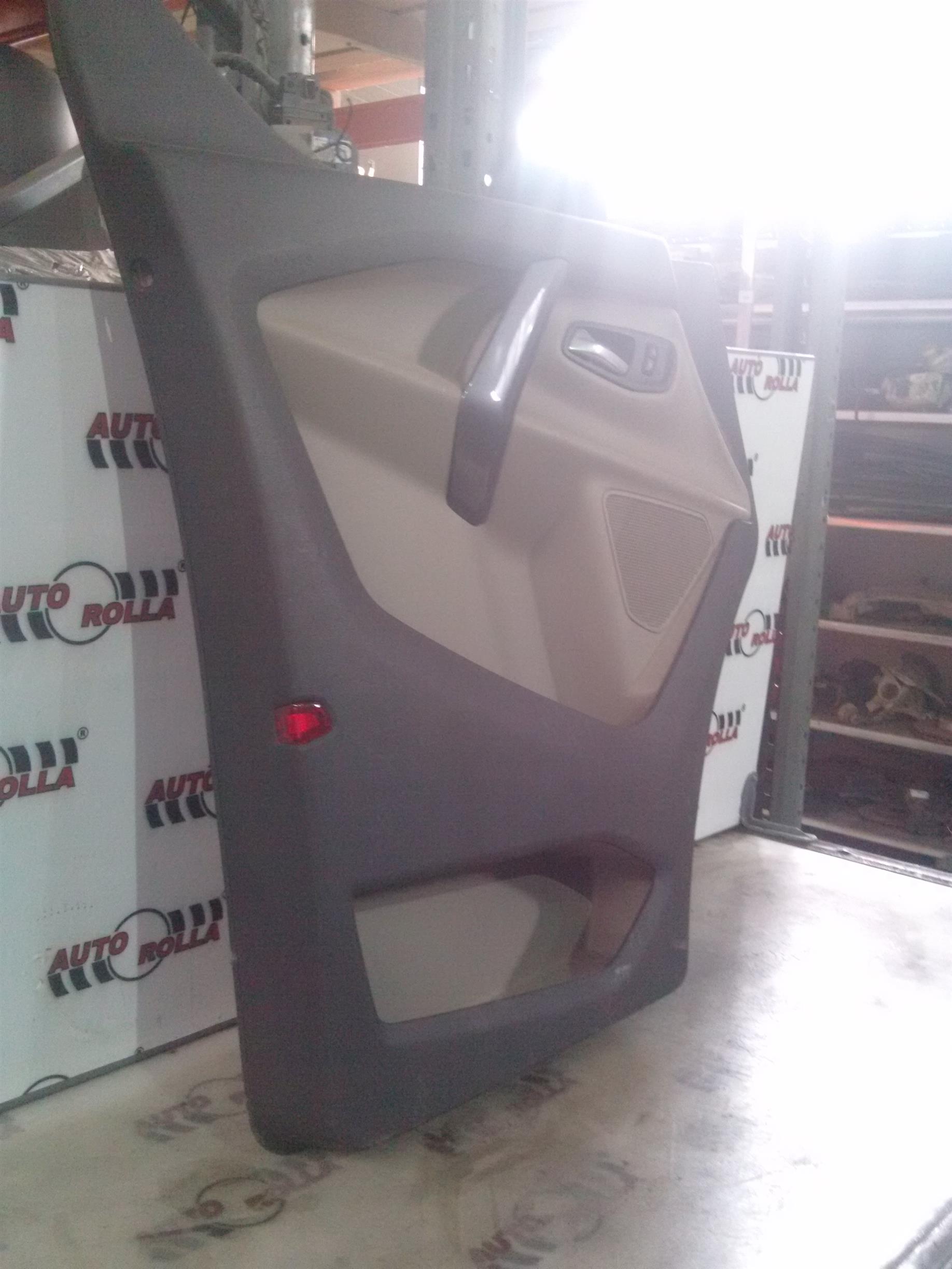 Tapiterie usa stanga Ford Transit Tourneo an 2017