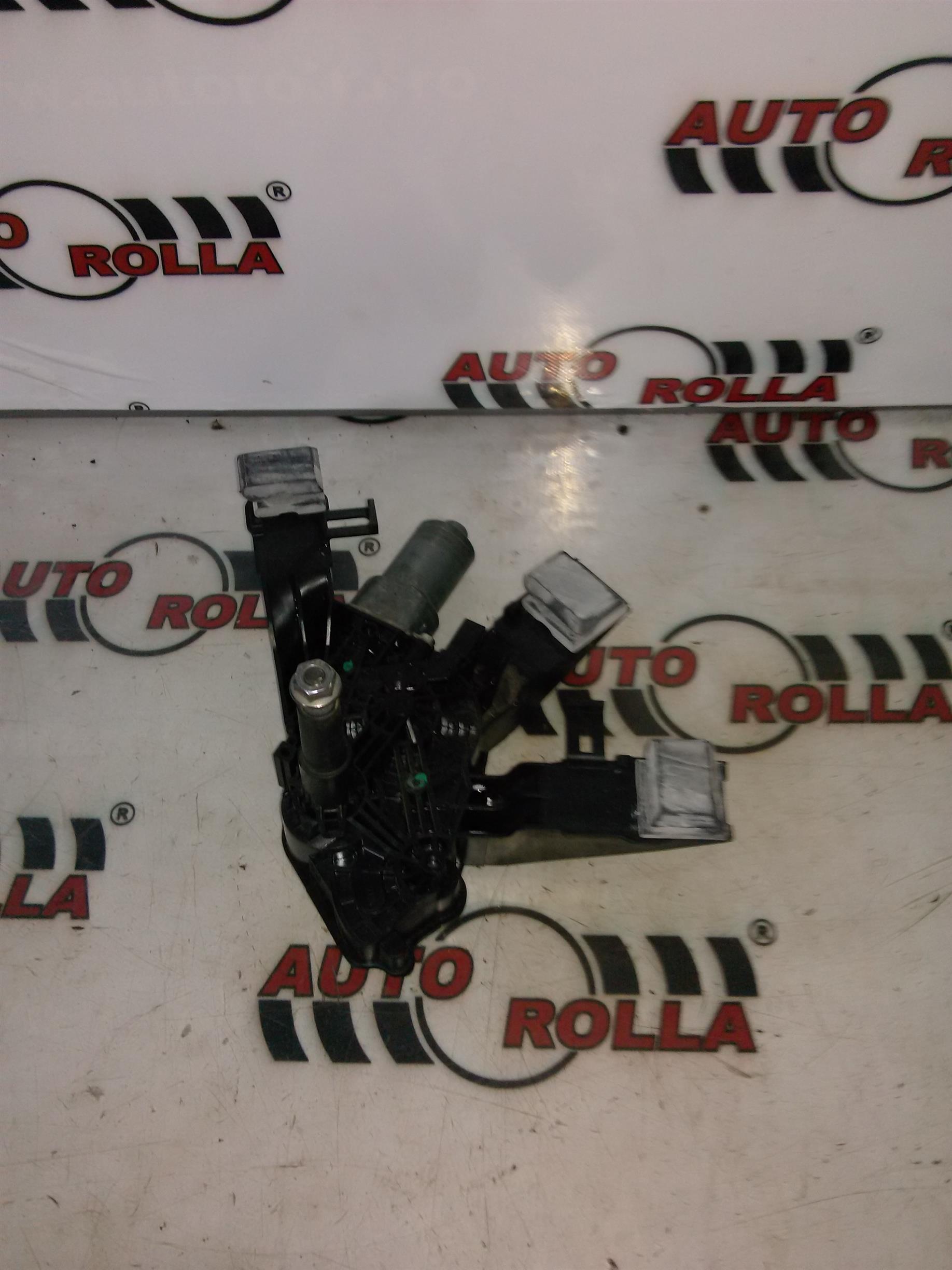 Motoras stergator haion Peugeot 308 1.6d an 2015