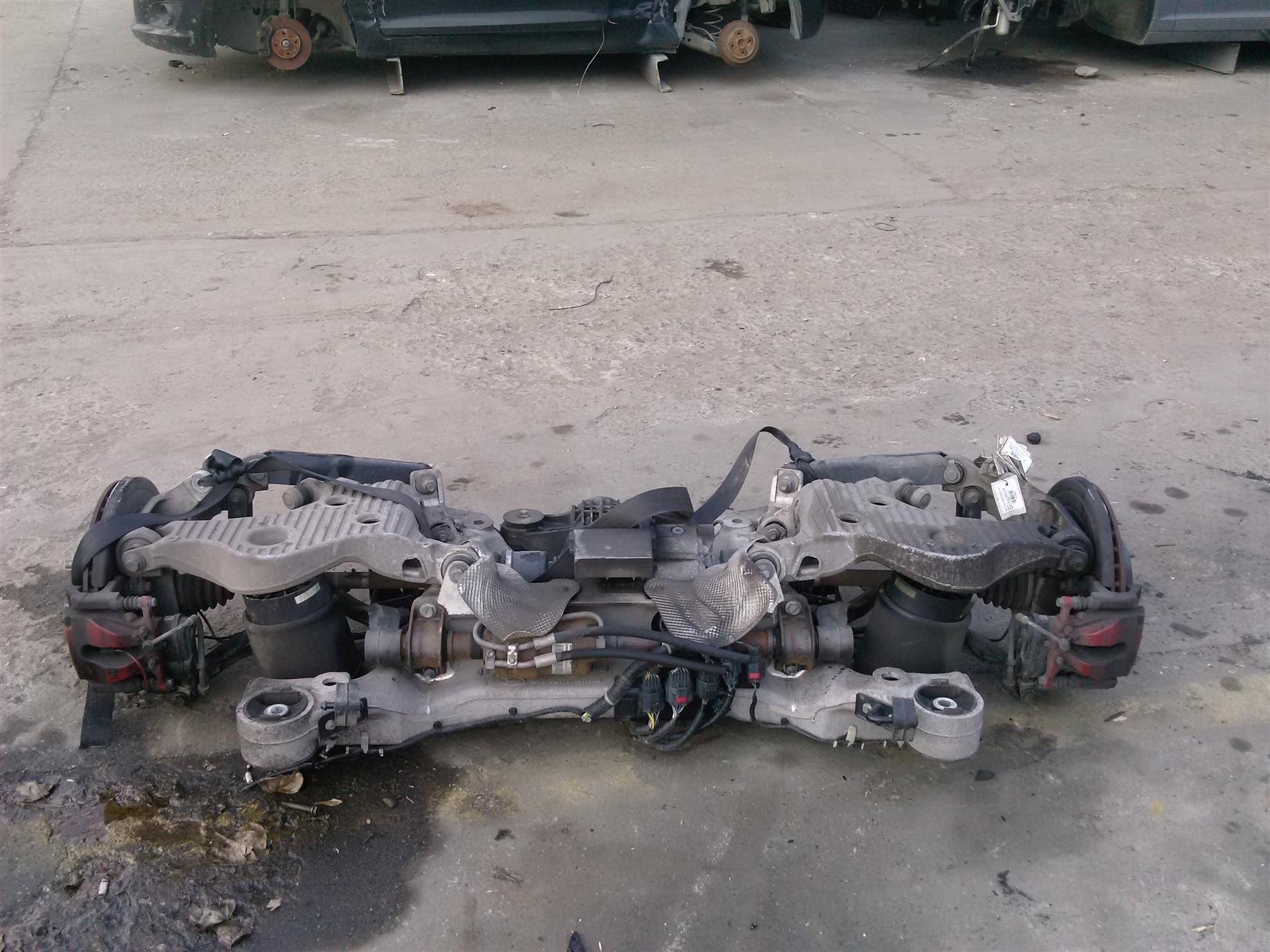 Perna aer stanga spate Range Rover Sport 4.4D SDV8 an 2015
