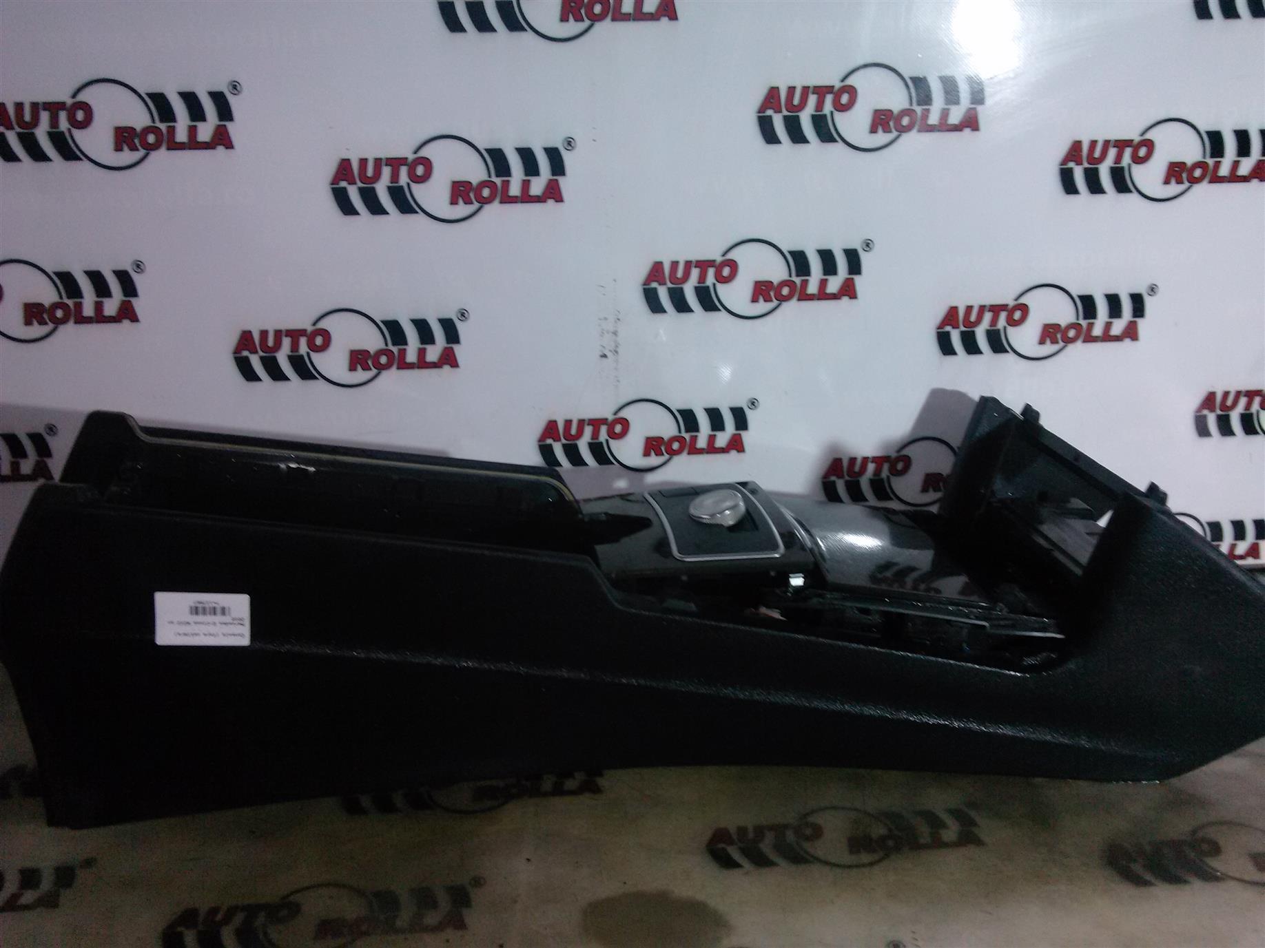 Consola (fara cotiera) Mercedes E-Class W212 an 2010