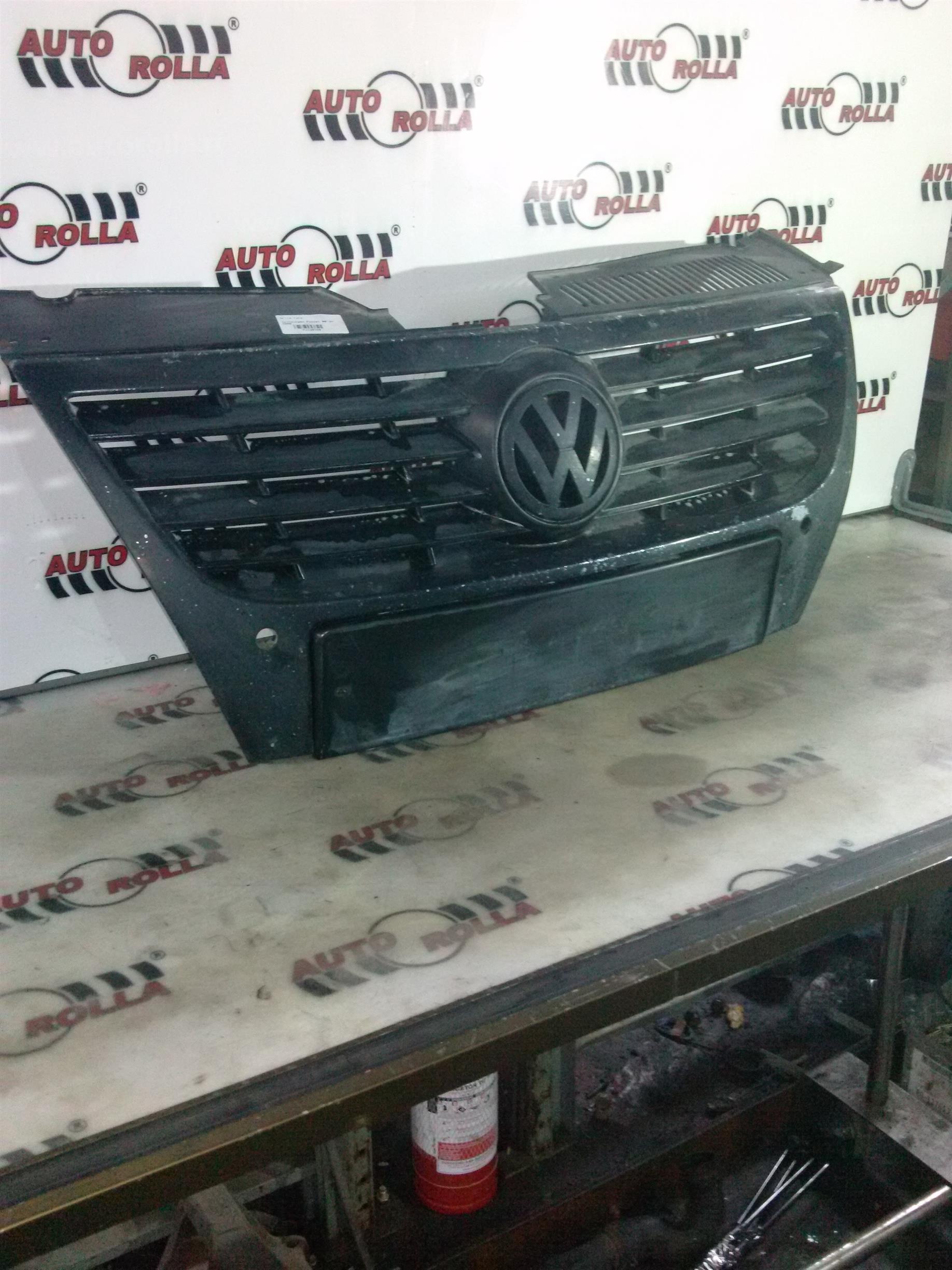 Grila fata Volkswagen Passat B6 an 2006