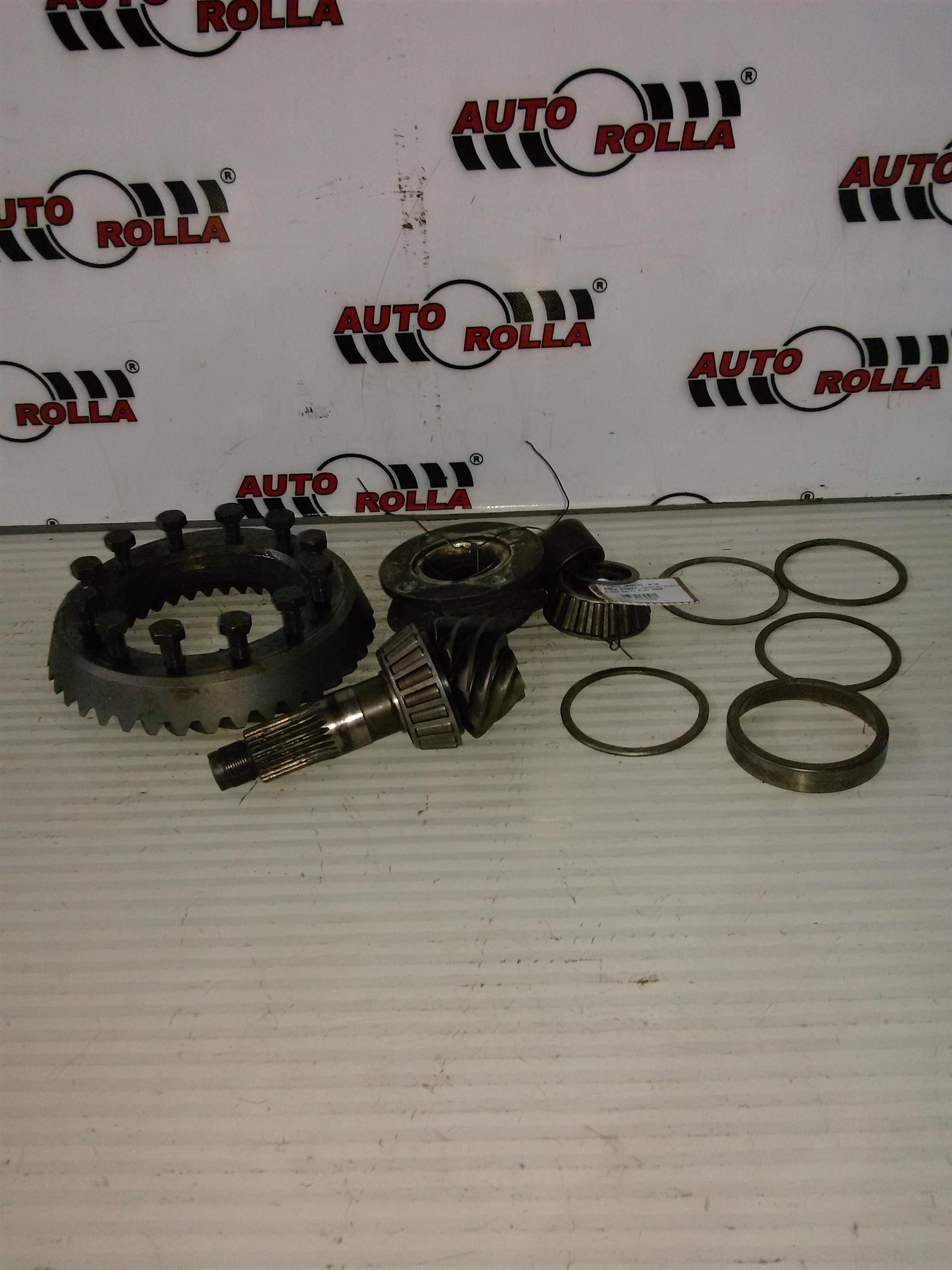 Coroana +pinion  grup punte simpla  (pinion ciobit) Iveco Daily 4 an 2009