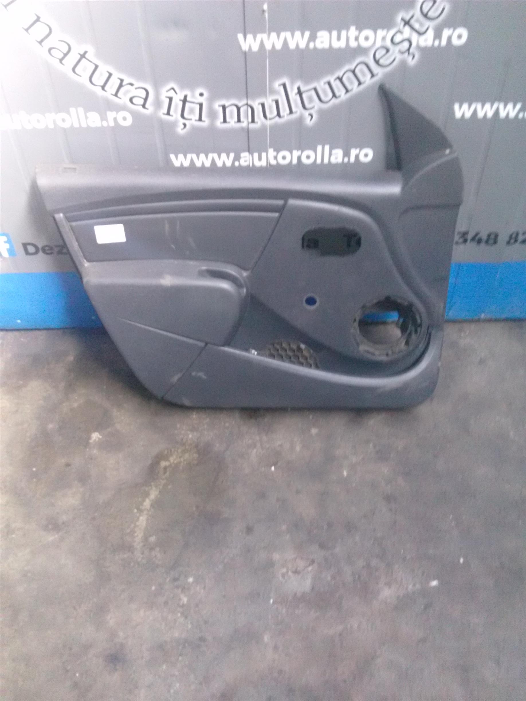 Tapiterie usa stganga fata Dacia Logan an 2009
