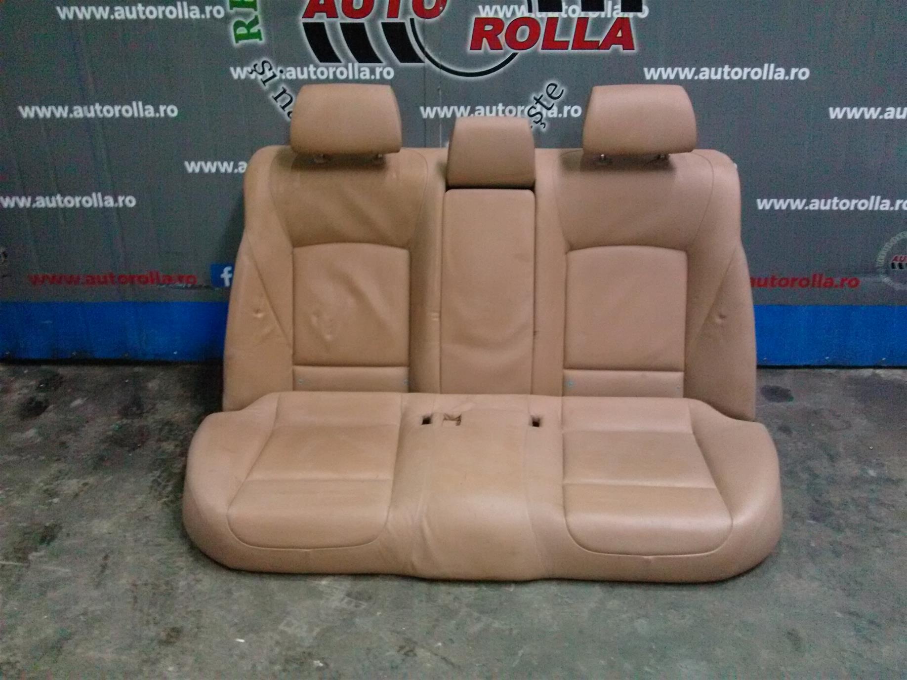 Banchete spate BMW F01 740D, an 2009
