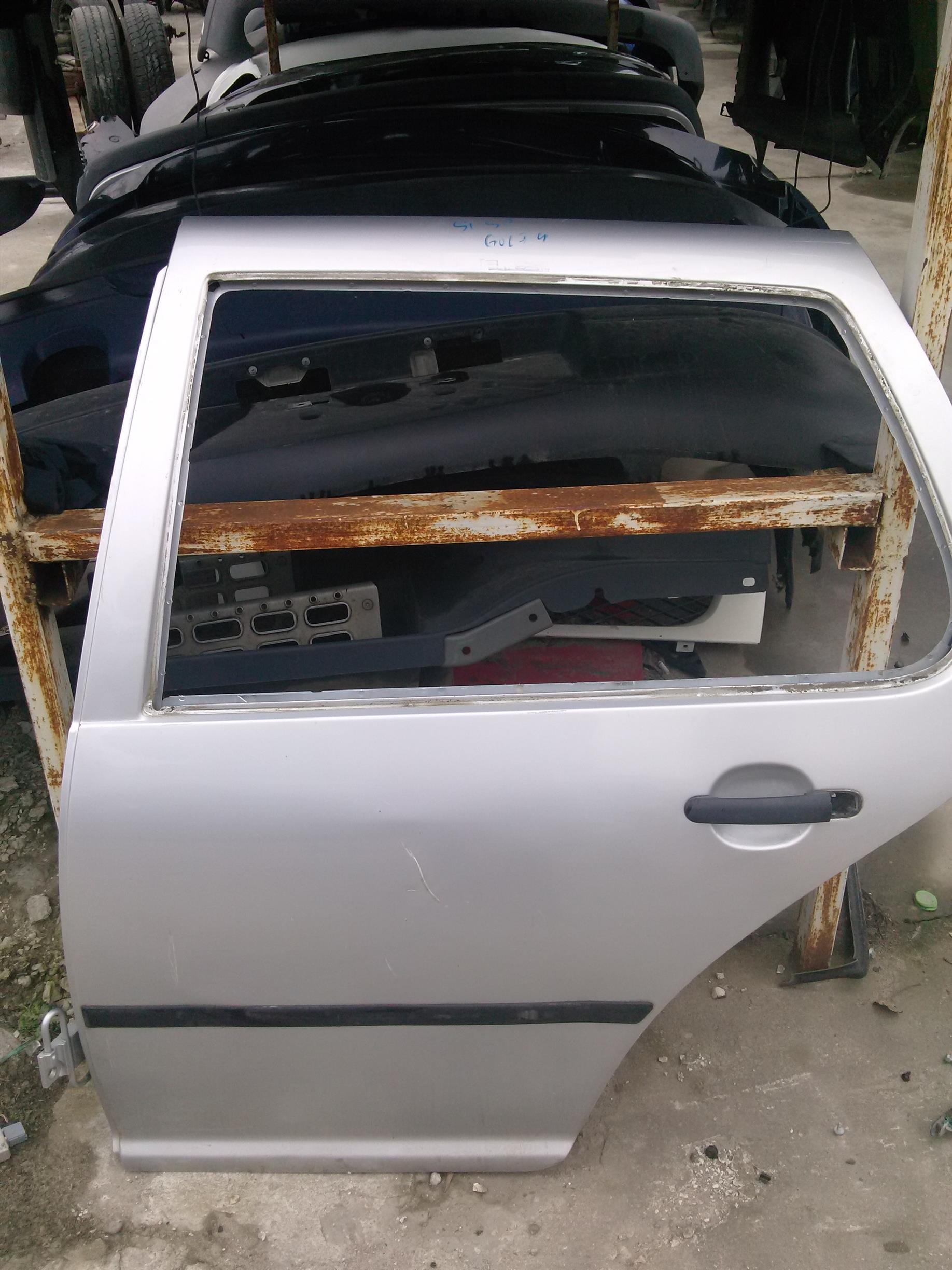 Usa stanga spate goala Volkswagen Golf 4 an 2003