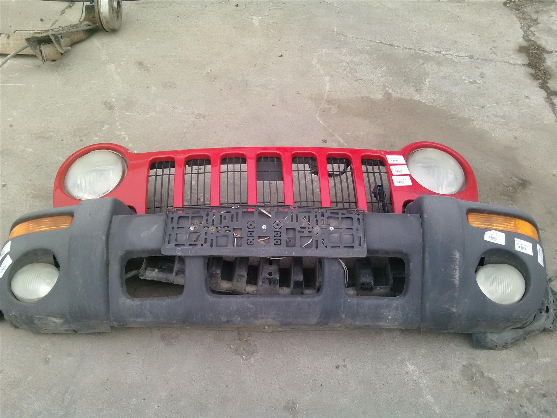 Grila bara fata Jeep Cherokee 2.8D, an 2004