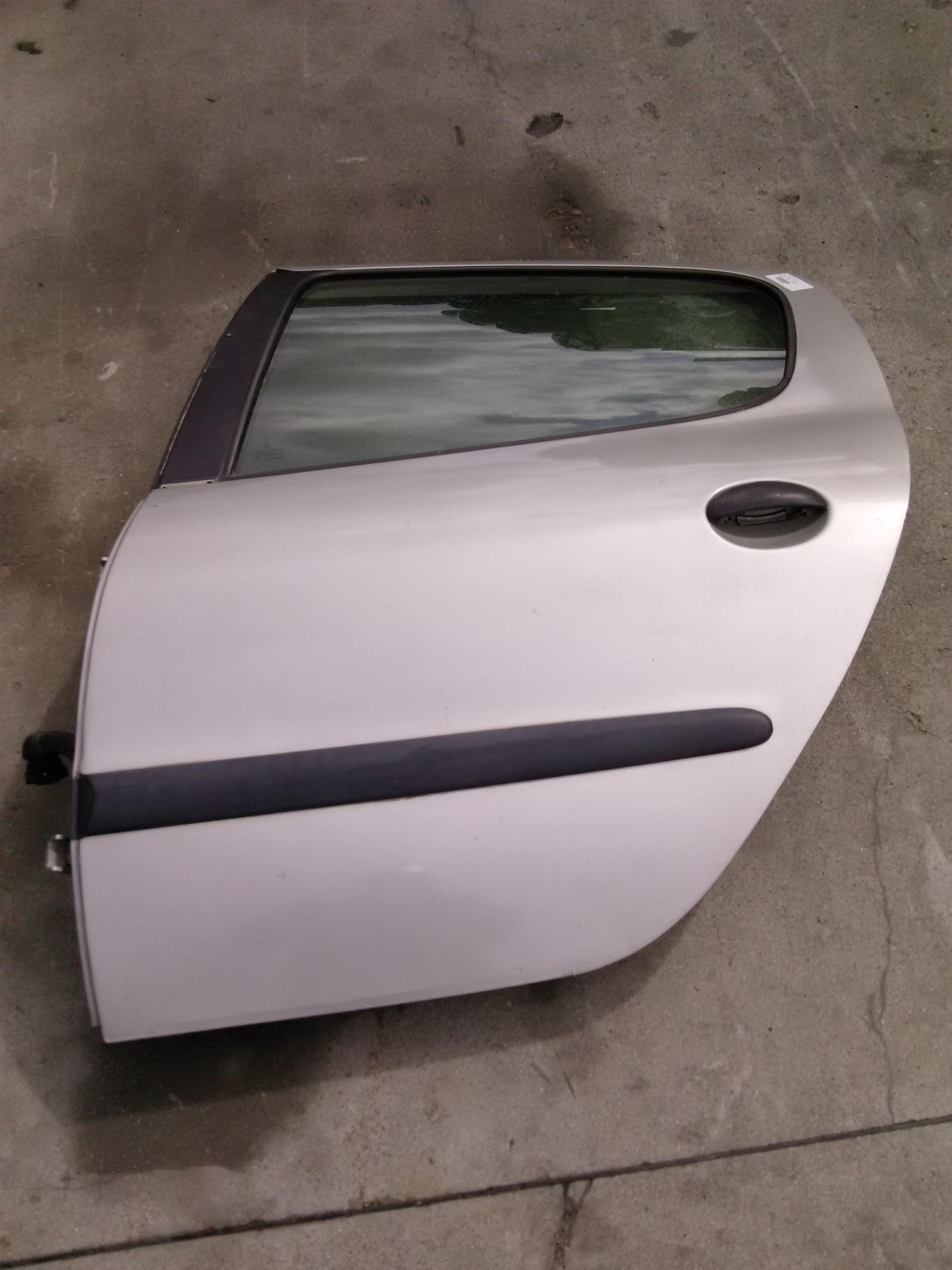 Usa stanga spate Peugeot 206, 1.6HDI