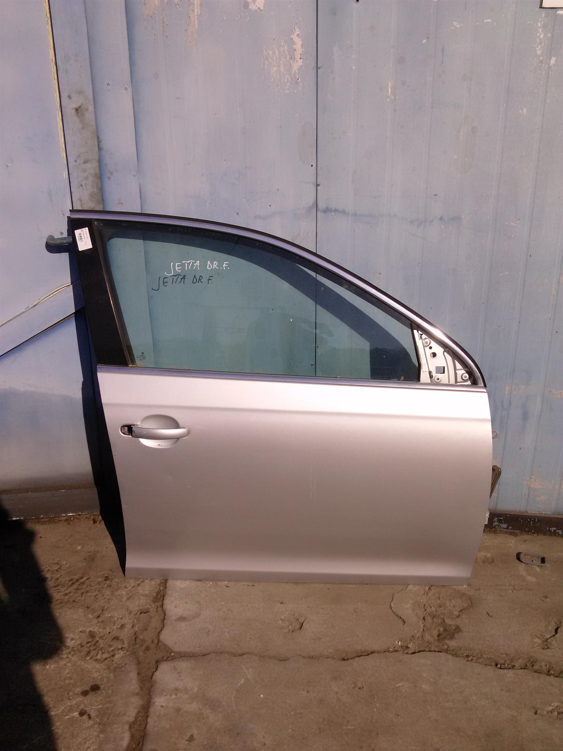 Usa dreapta fata Volkswagen Jetta 1.9 an 2007