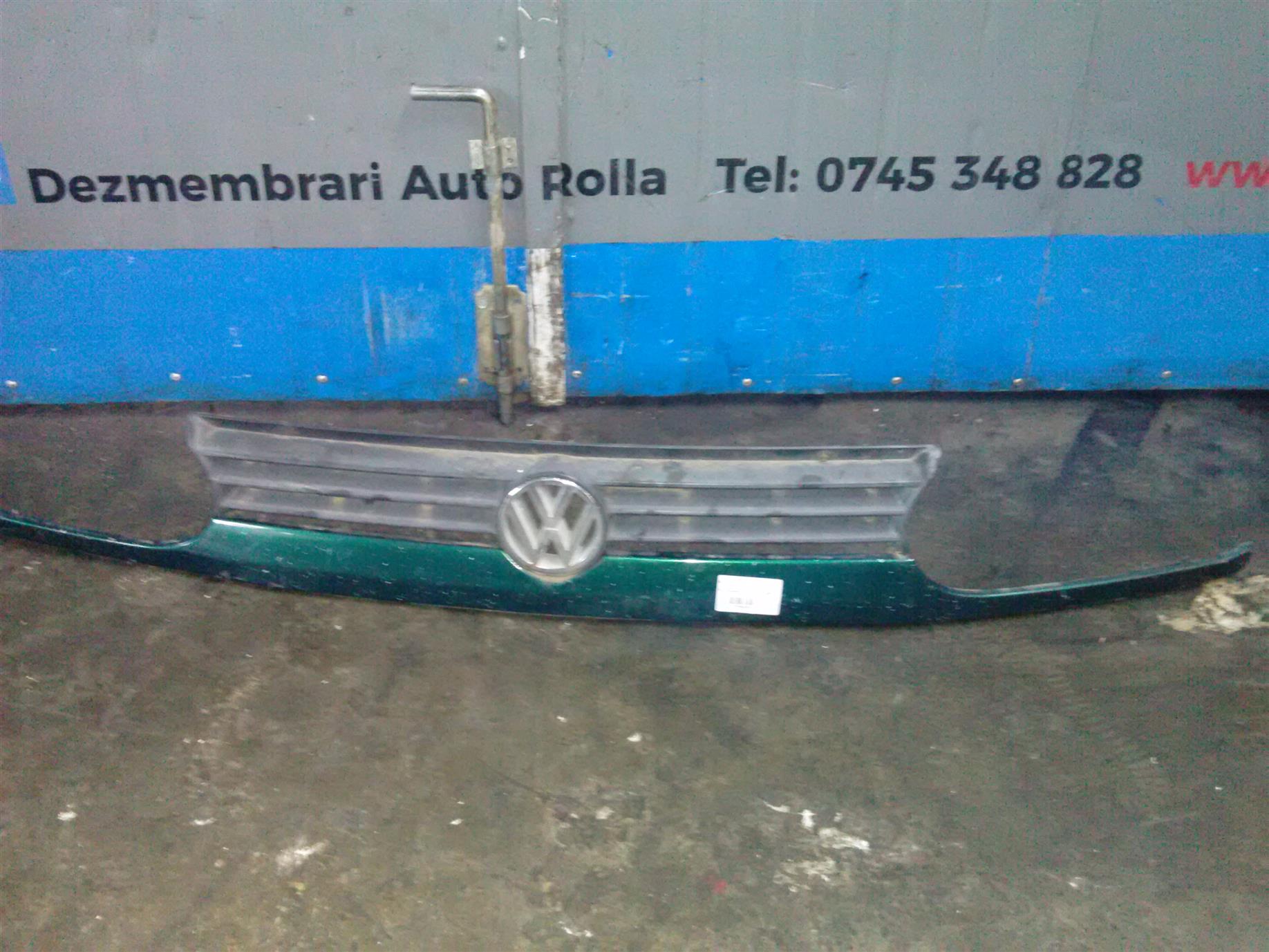 Grila fata Volkswagen Golf 3 AN 1999