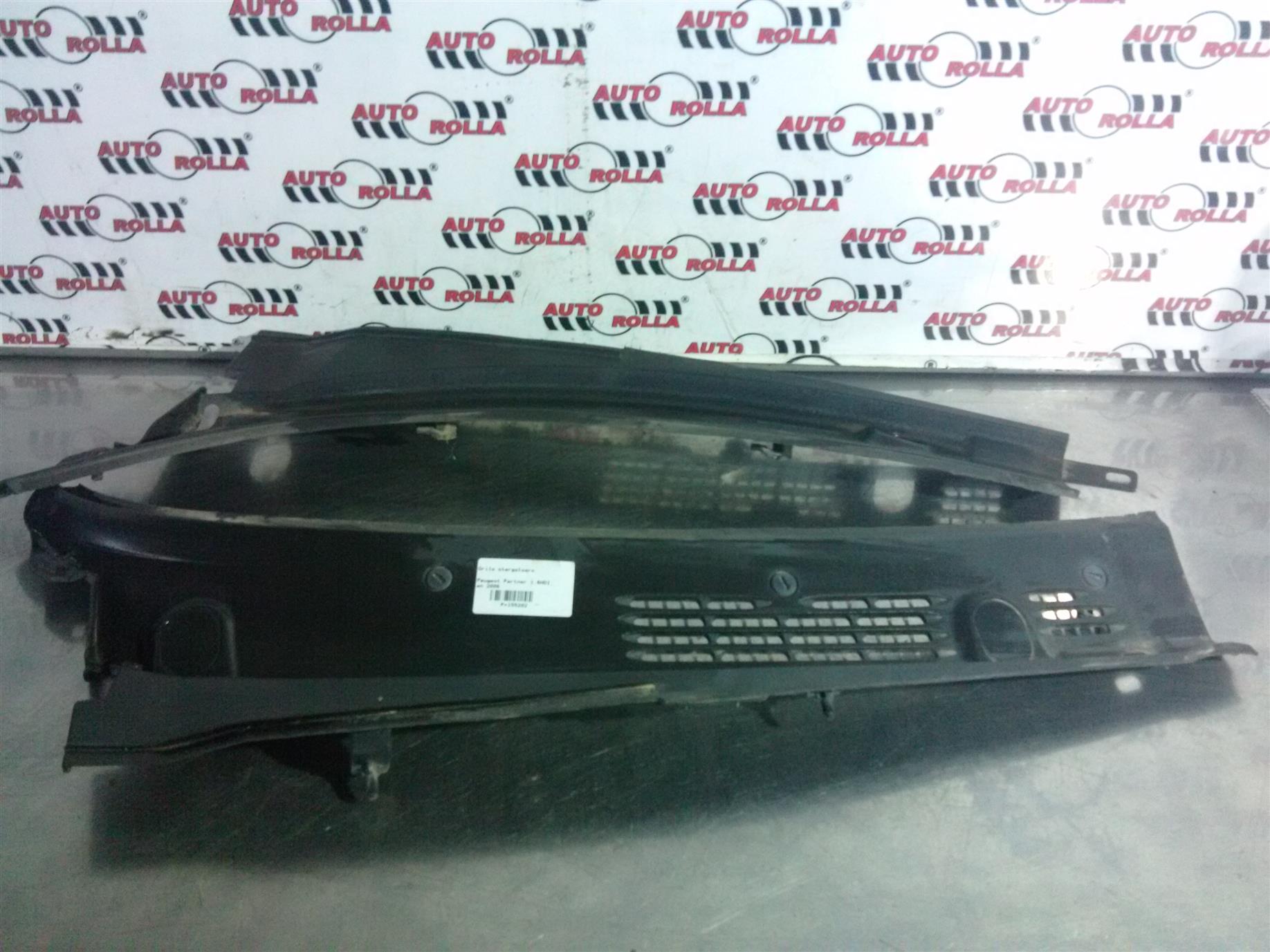 Grila stergatoare Peugeot Partner 1.6HDI, an 2006