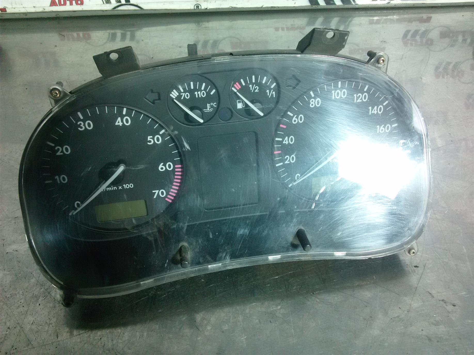 Ceasuri bord Volkswagen Polo 6N, 1.0S an 2001