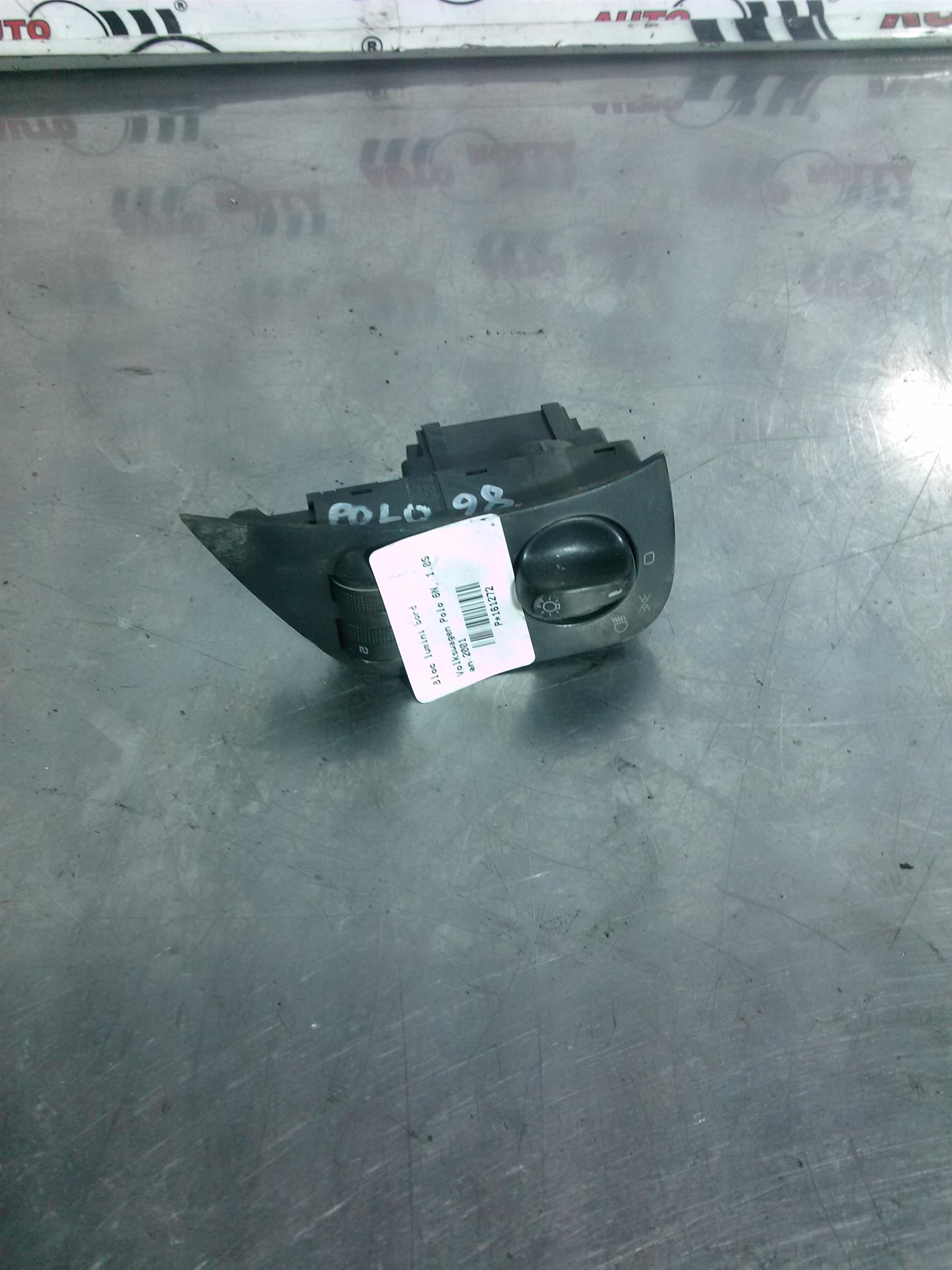 Bloc lumini bord Volkswagen Polo 6N, 1.0S an 2001
