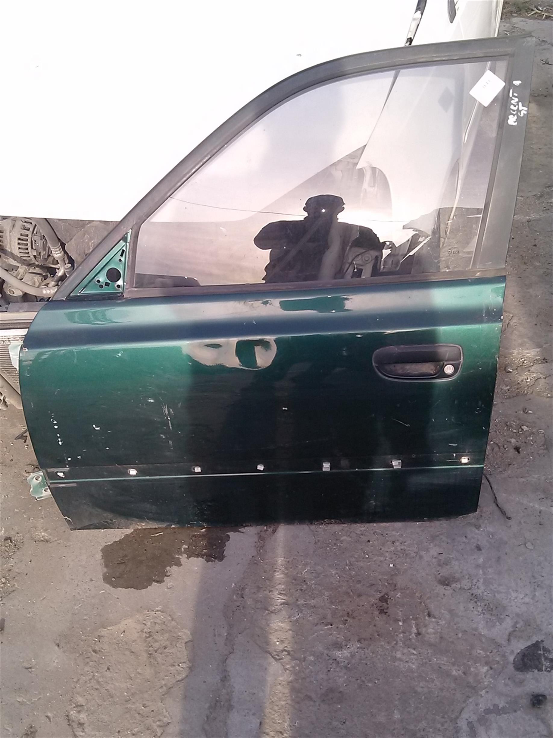 Usa stanga fata Hyundai Accent 1.4S , an fabr 2005