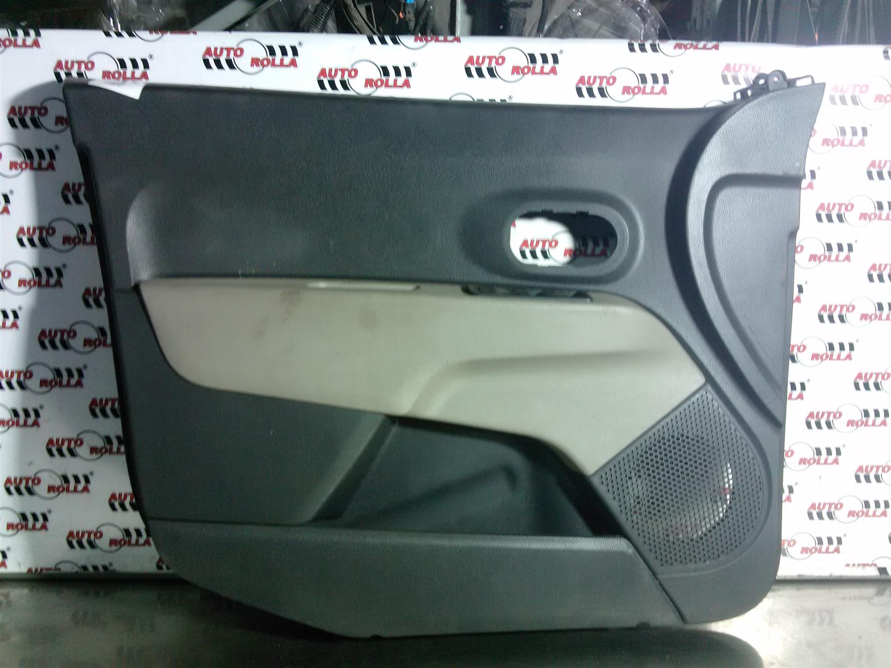 Tapiterie stanga fata Dacia Lodgy 1.5 dci, an 2013 K9K-R8