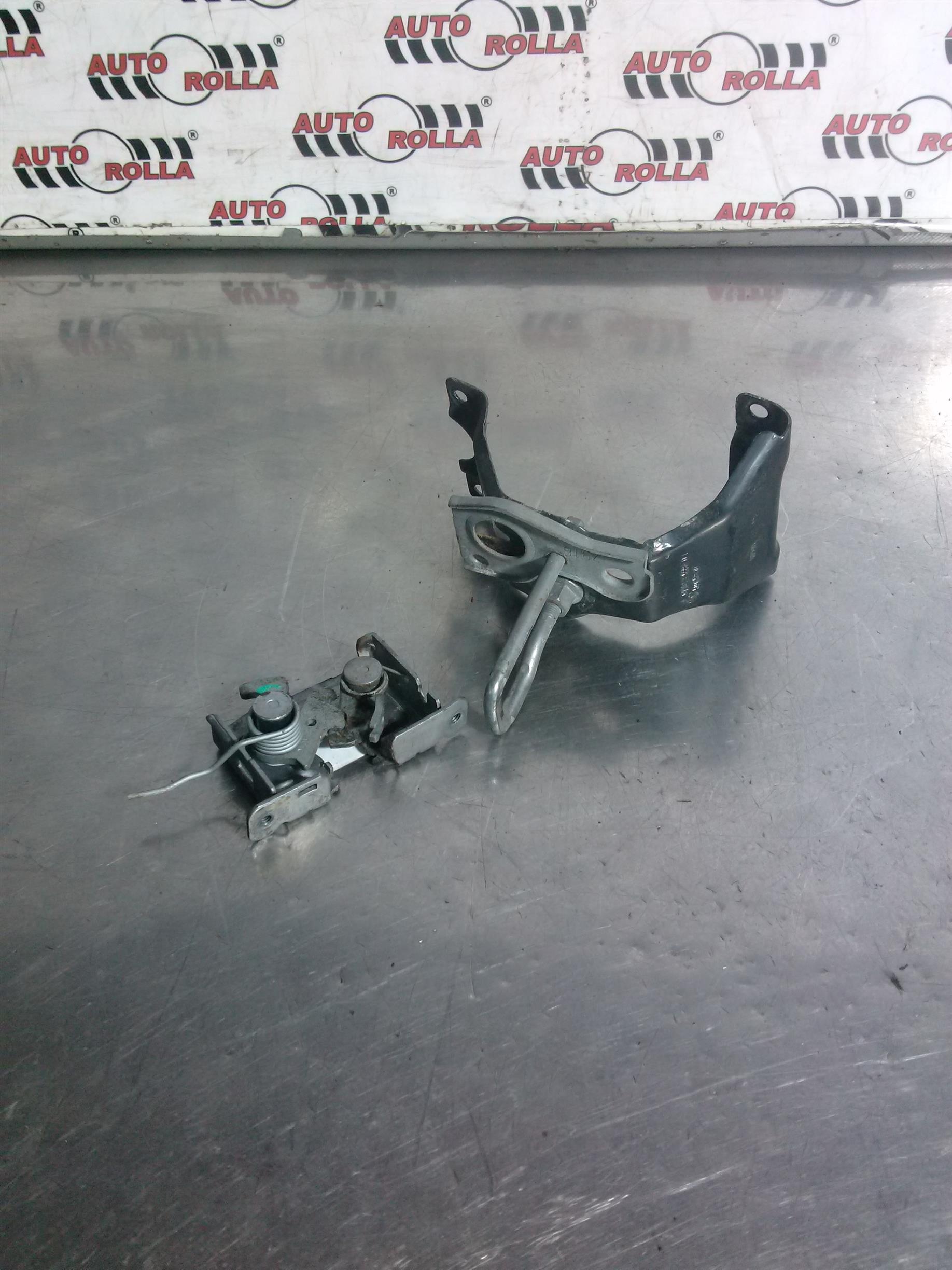 Incuietoare capota BMW X6 M 4.0d biturbo, F16, an 2016