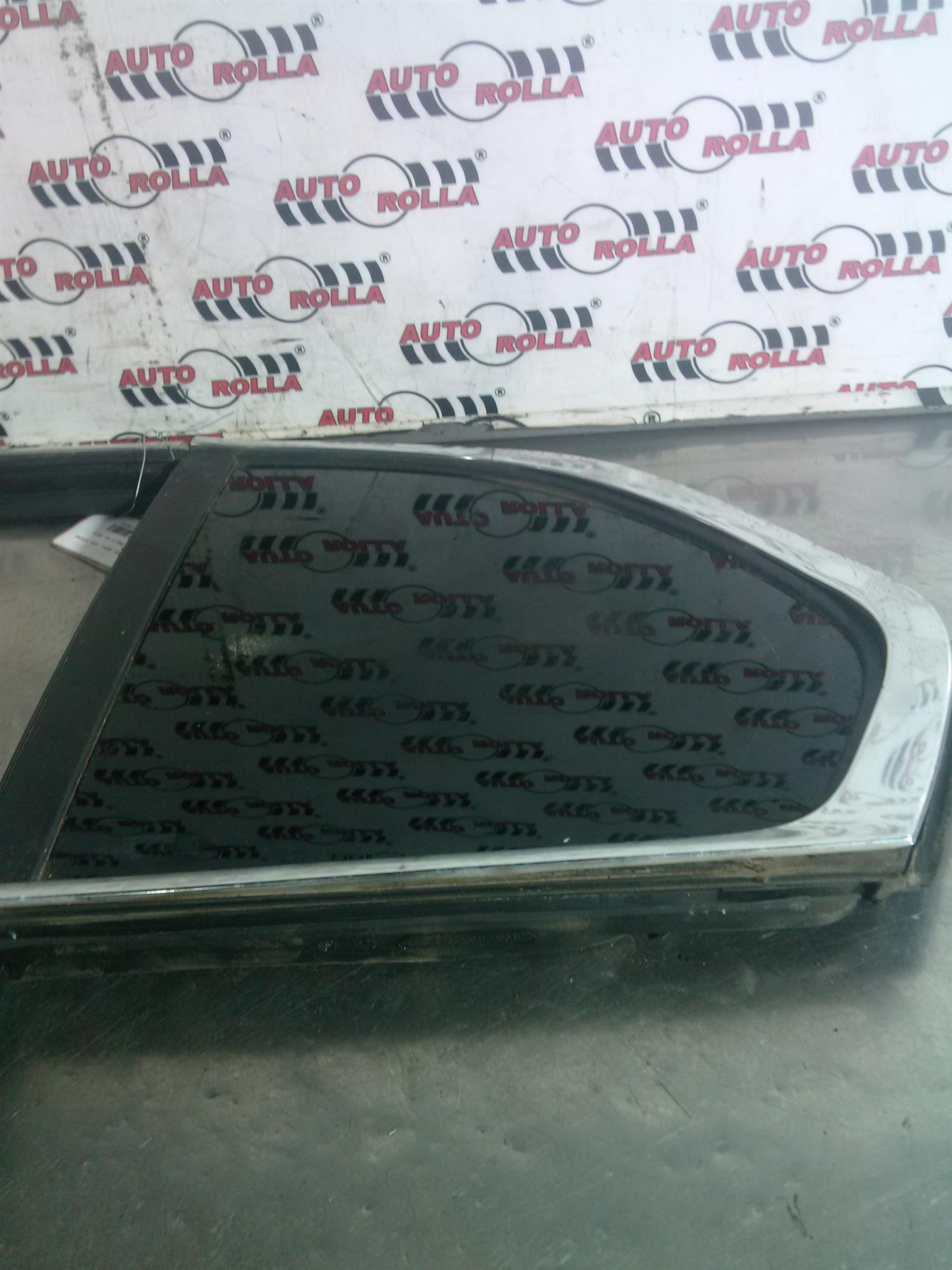 Coltar geam  usa stanga spate Skoda Rapid an 2014