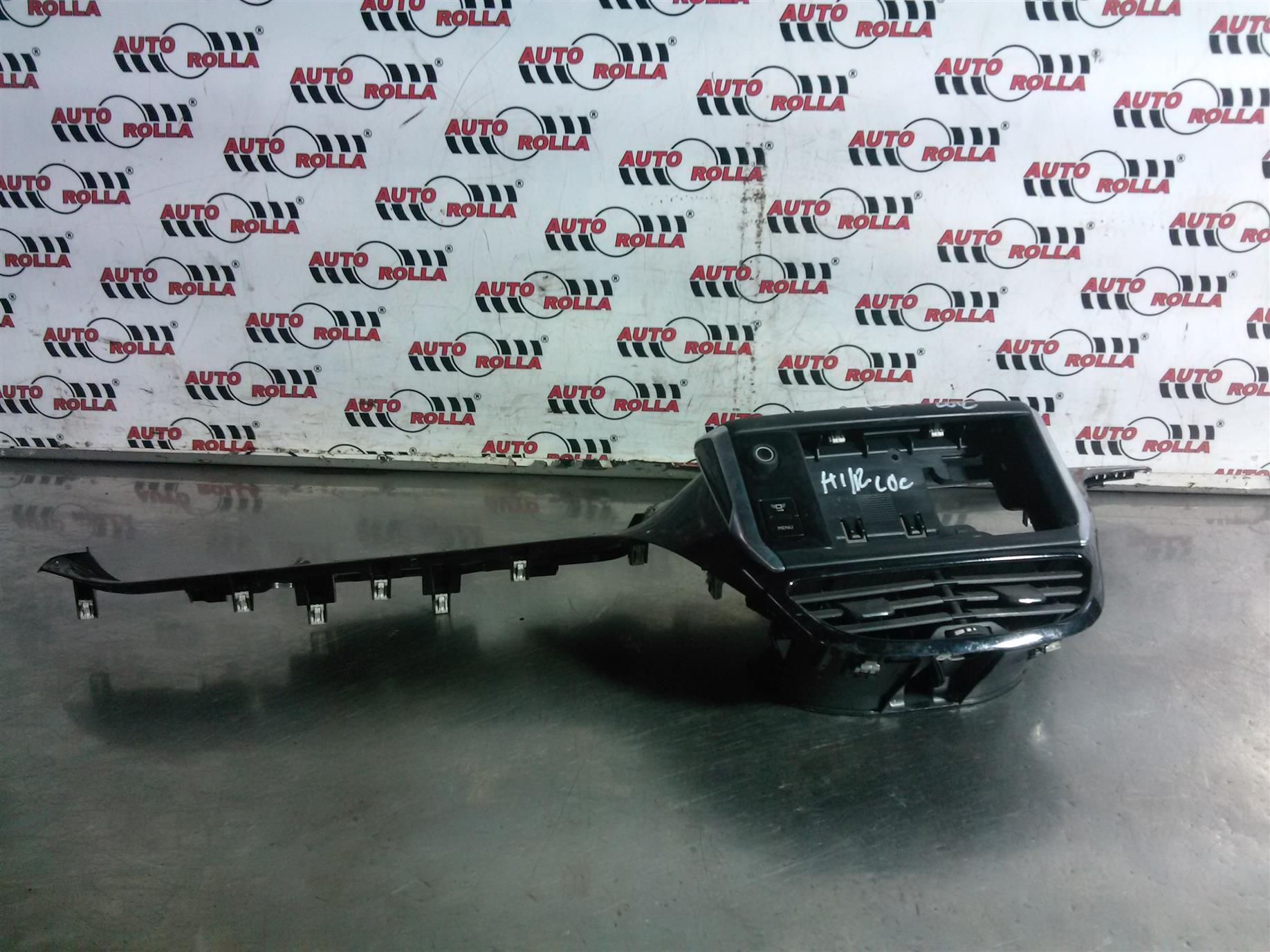 Ornament display bord Peugeot 208, 1.2S, an 2012 HM01