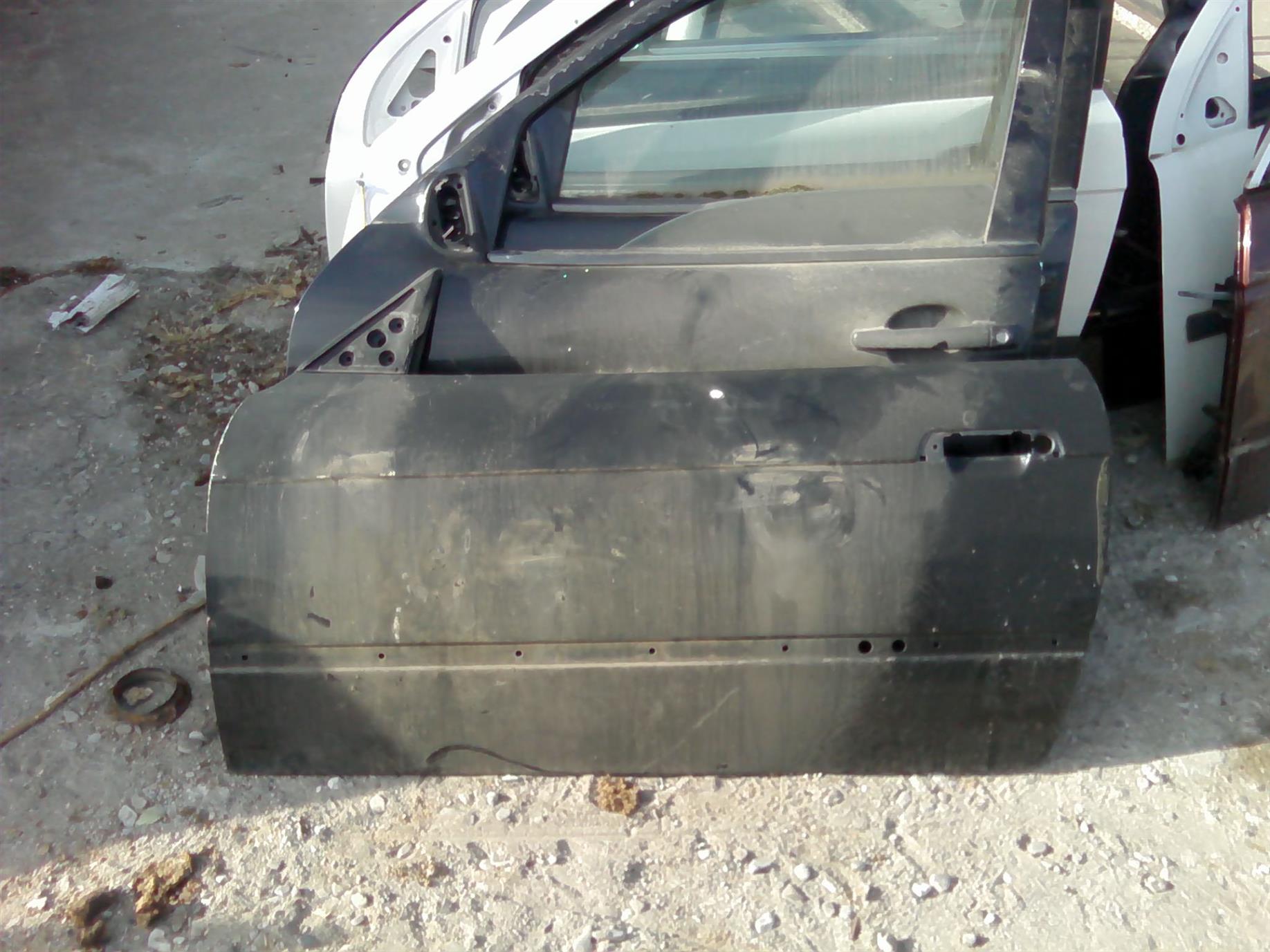 usa stanga fata goala BMW E36 coupe