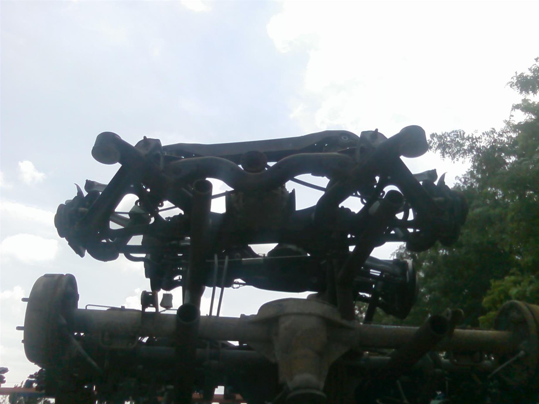 punte spate Volkswagen Touareg, an 2003