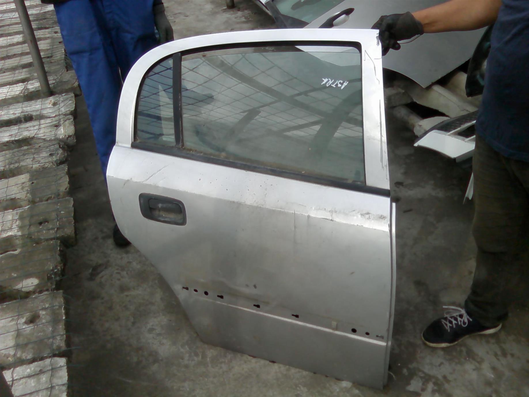 usa dreapta spate completa Opel Astra G
